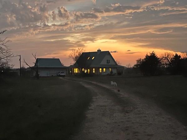 928 Upper Elgin River Rd, Elgin, TX 78621