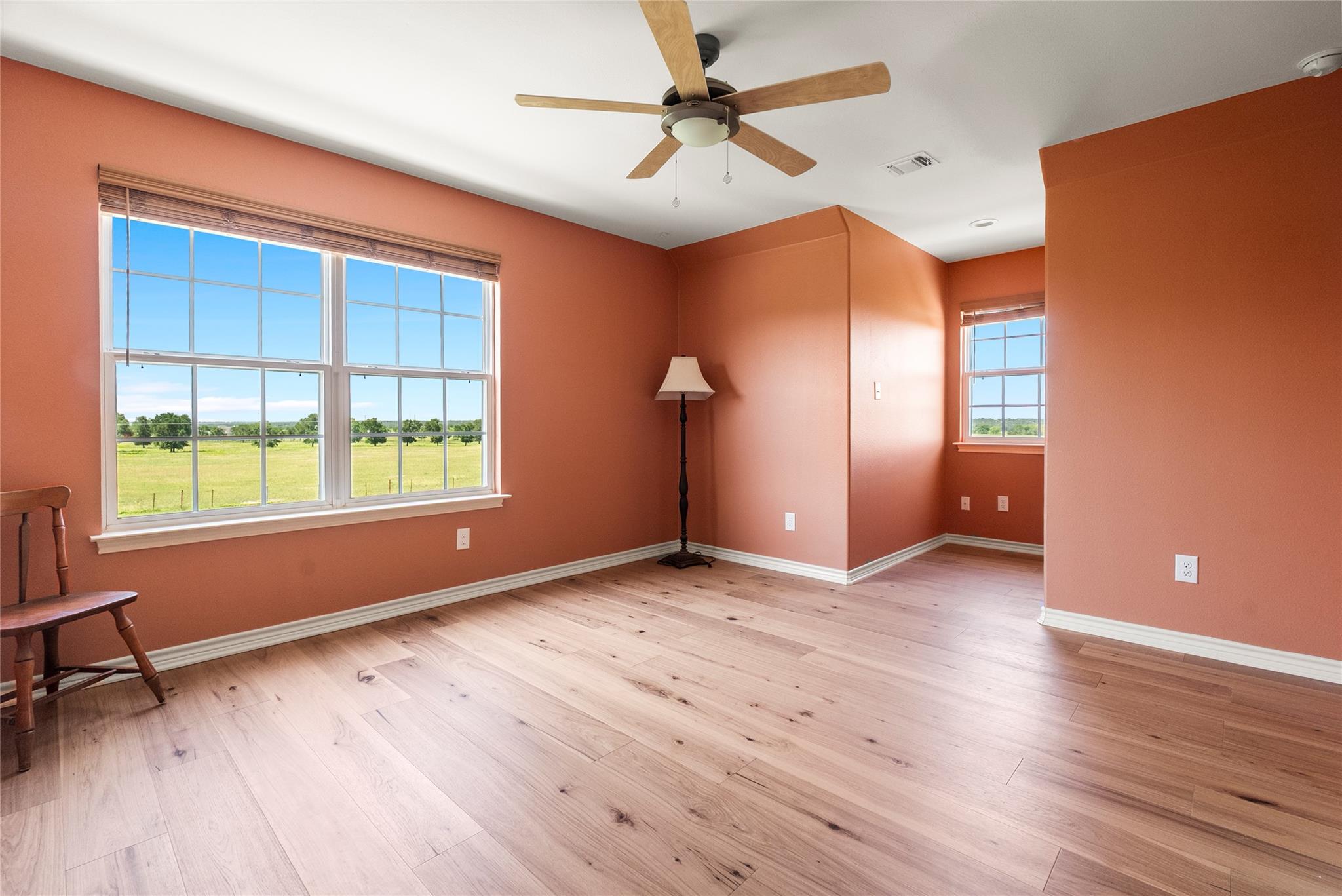 928 Upper Elgin River Rd, Elgin, TX 78621