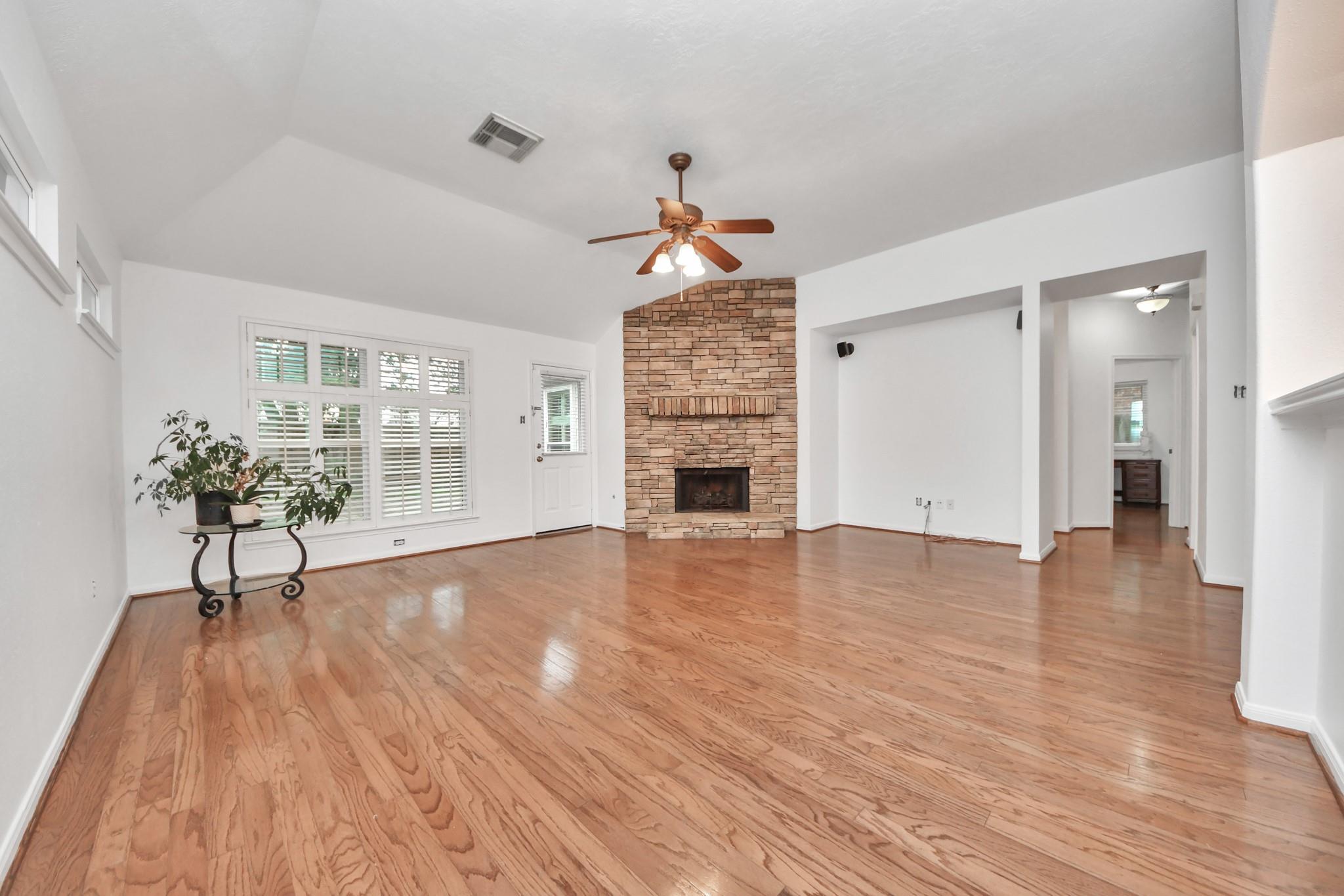 5622 Pinaster Pointe Ln, Spring, TX 77379