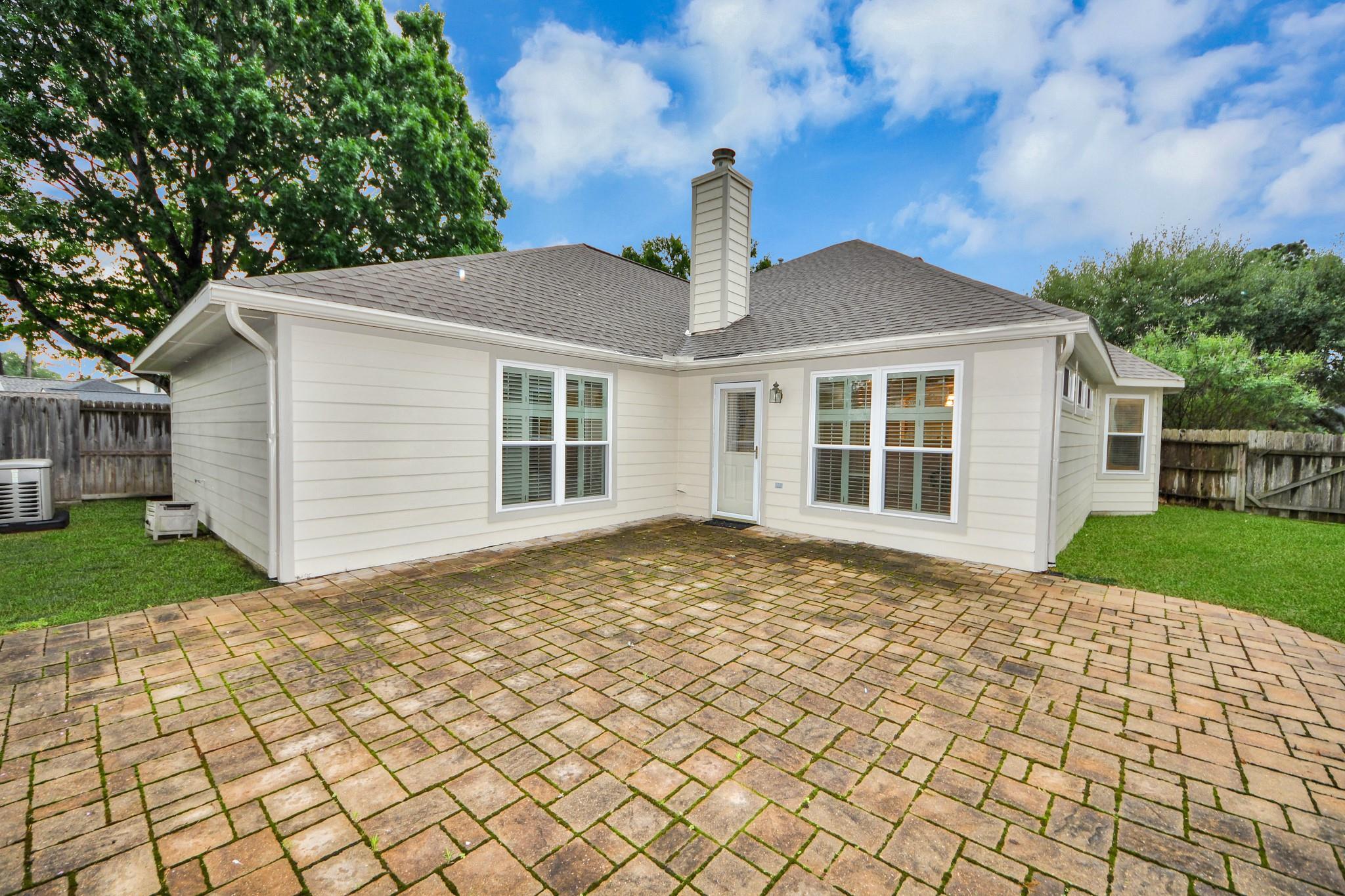 5622 Pinaster Pointe Ln, Spring, TX 77379