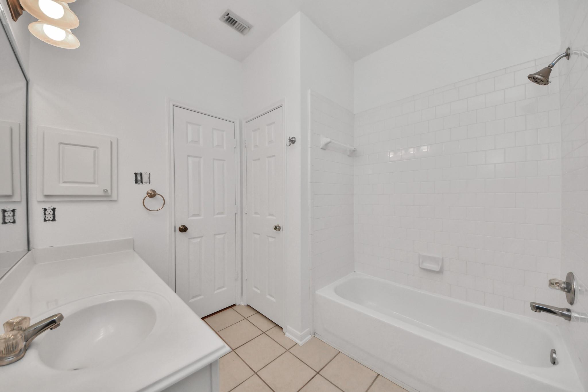 5622 Pinaster Pointe Ln, Spring, TX 77379