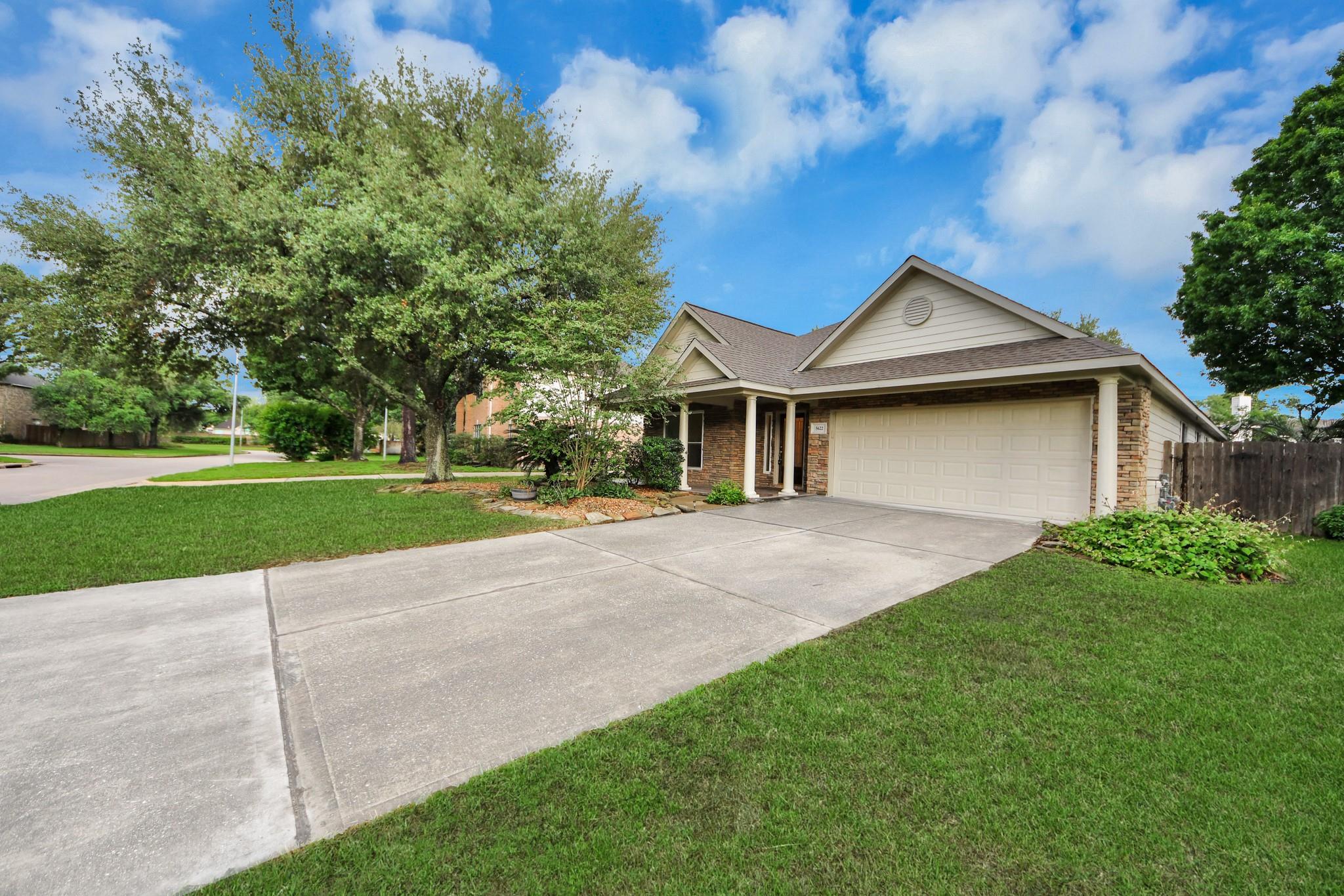 5622 Pinaster Pointe Ln, Spring, TX 77379