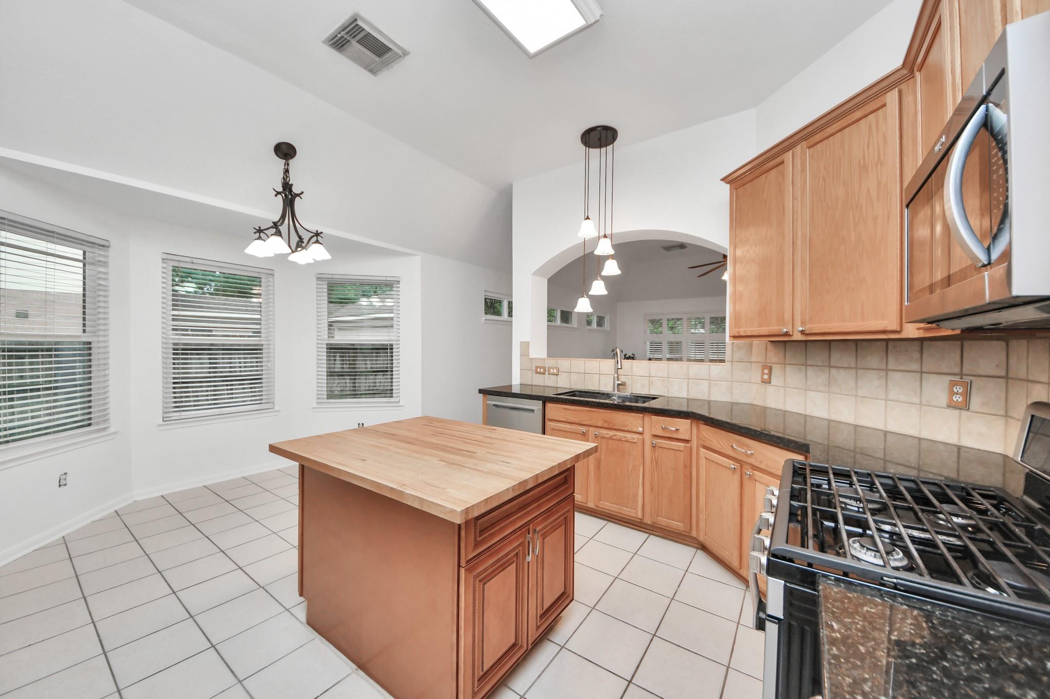 5622 Pinaster Pointe Ln, Spring, TX 77379