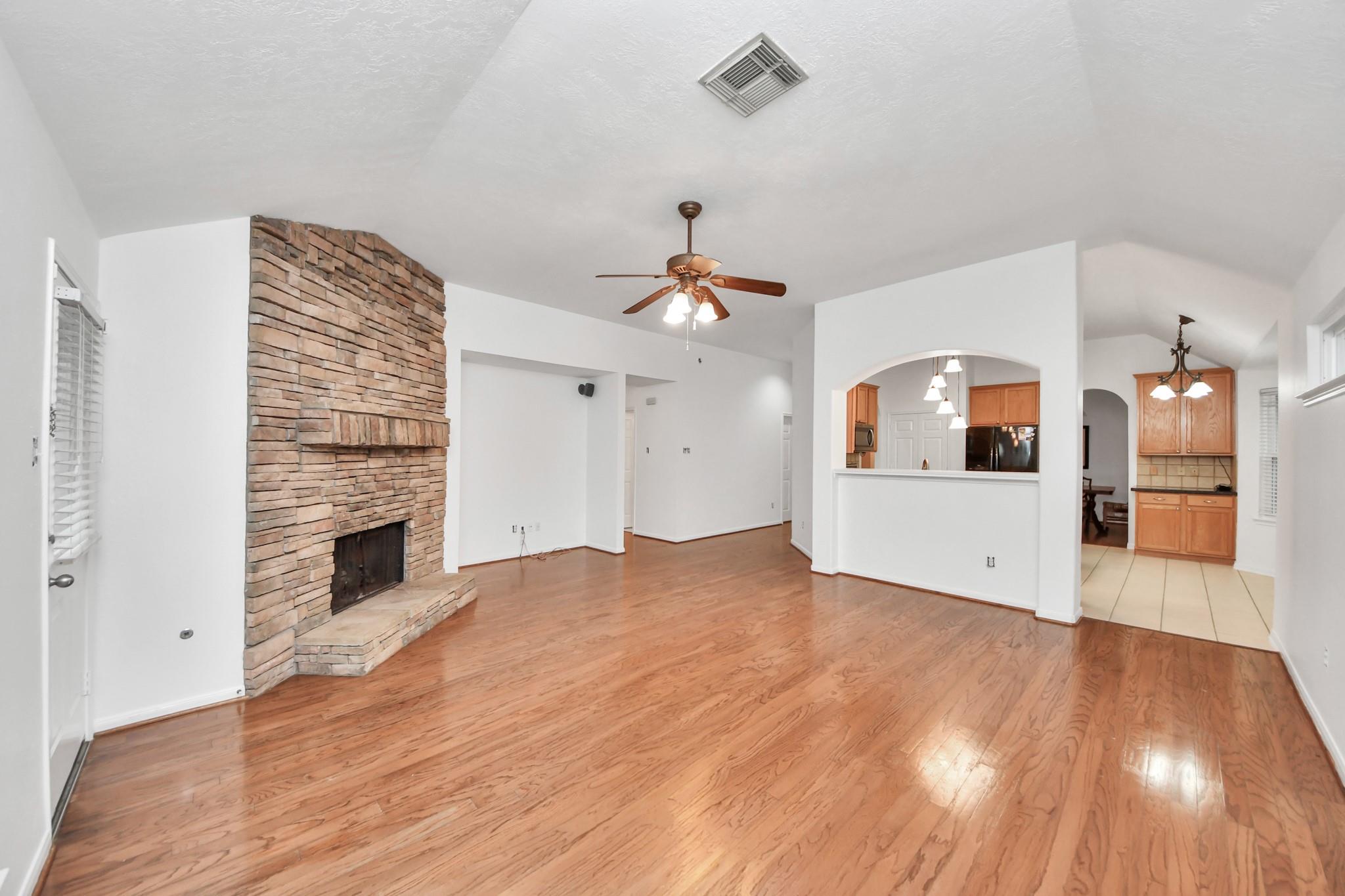 5622 Pinaster Pointe Ln, Spring, TX 77379