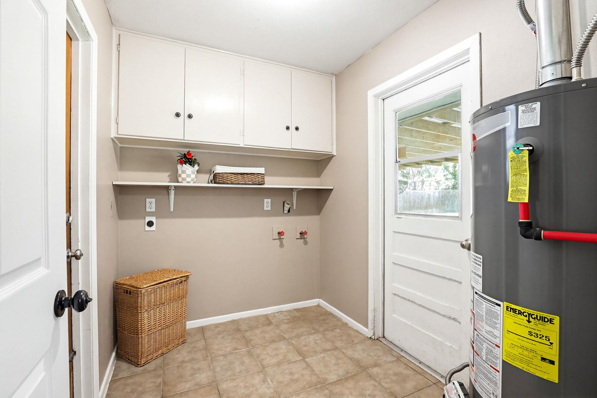 125 Glendale St, Luling, TX 78648