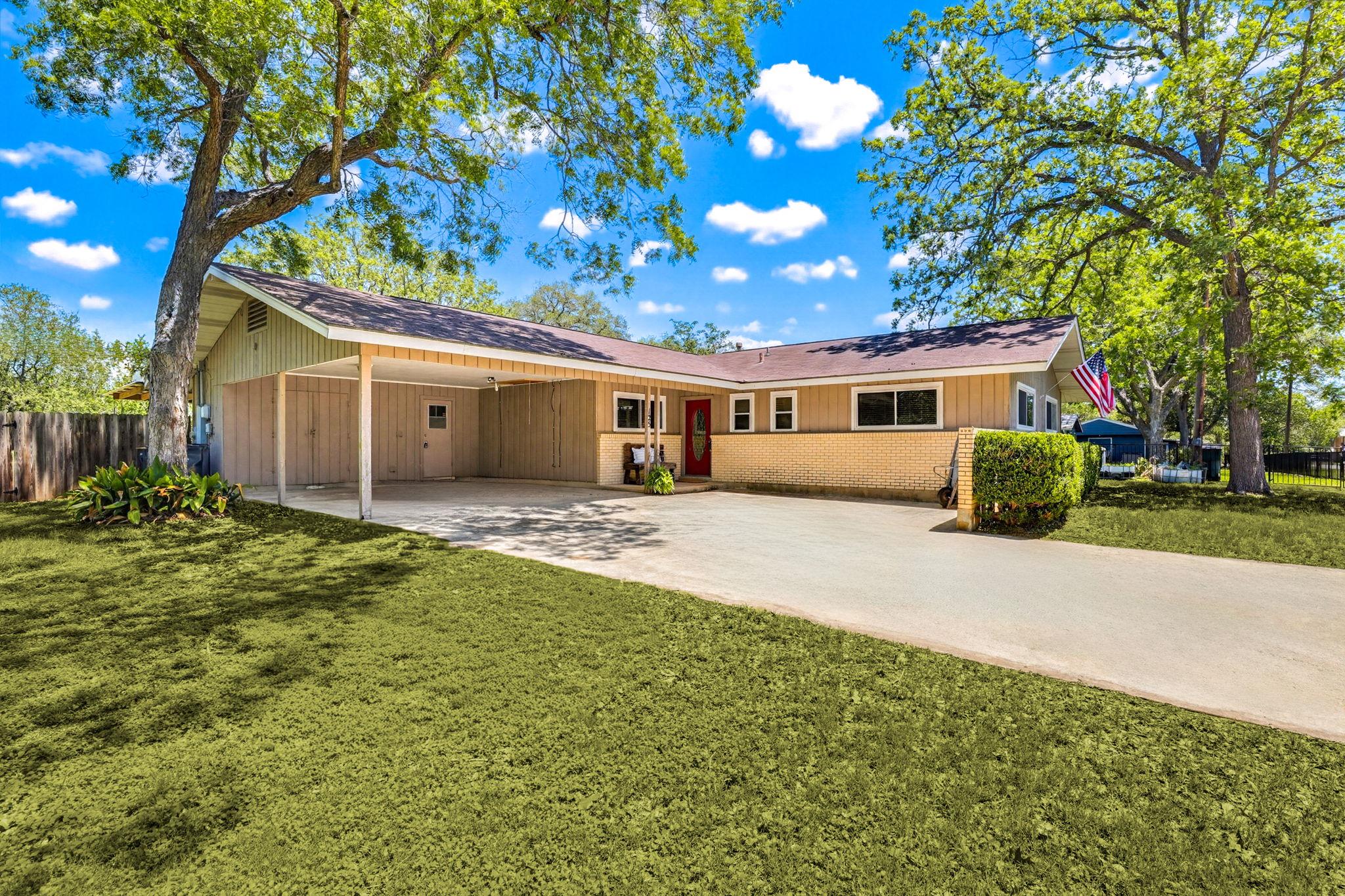 125 Glendale St, Luling, TX 78648
