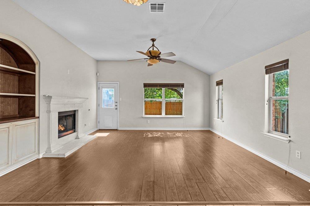 107 S Treasure Oaks Dr, Leander, TX 78641