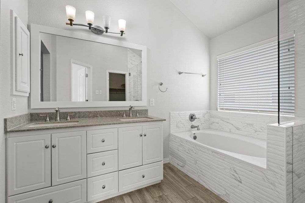 107 S Treasure Oaks Dr, Leander, TX 78641