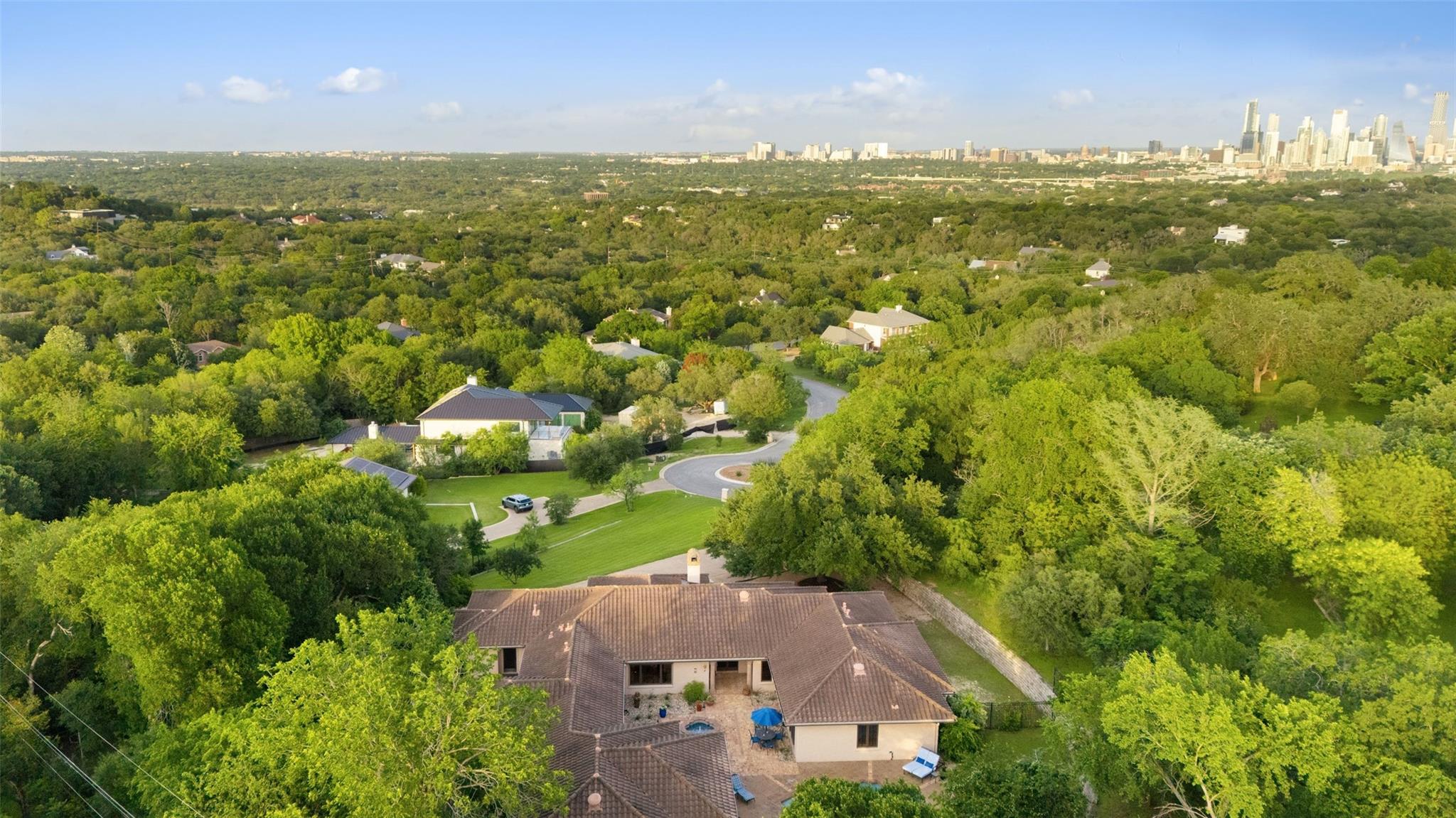 300 Bent Tree Ct, West Lake Hills, TX 78746