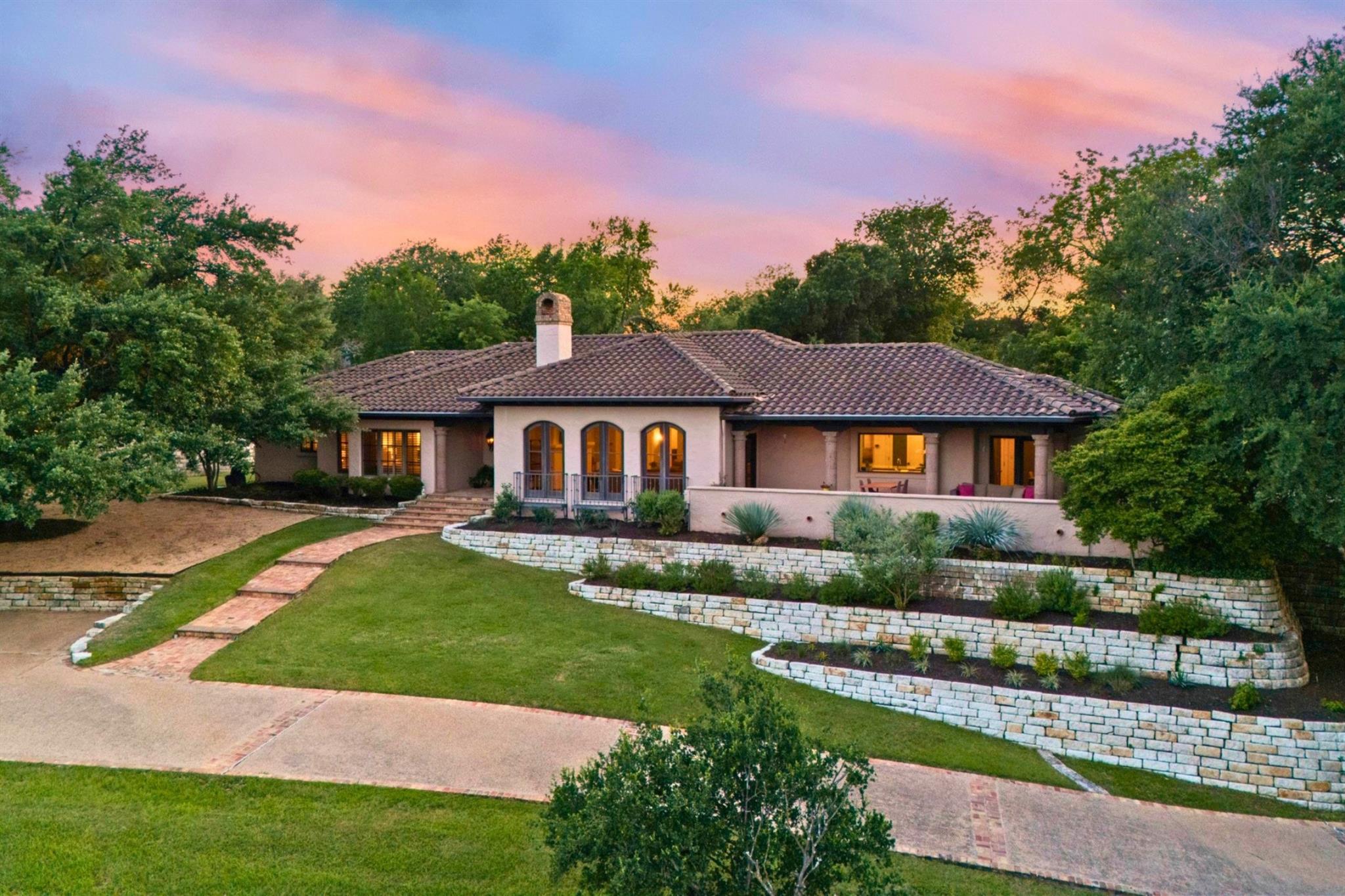 300 Bent Tree Ct, West Lake Hills, TX 78746