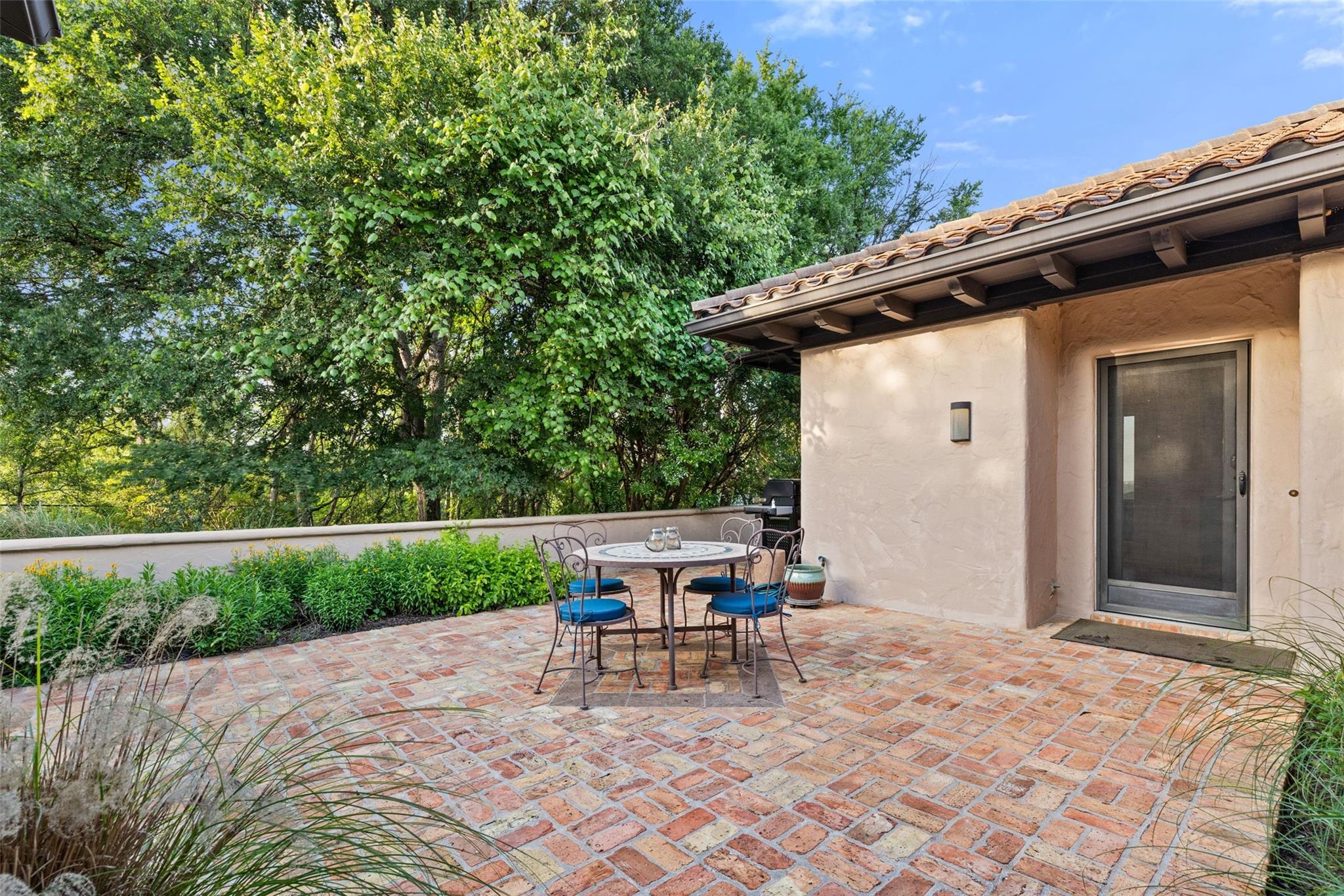 300 Bent Tree Ct, West Lake Hills, TX 78746