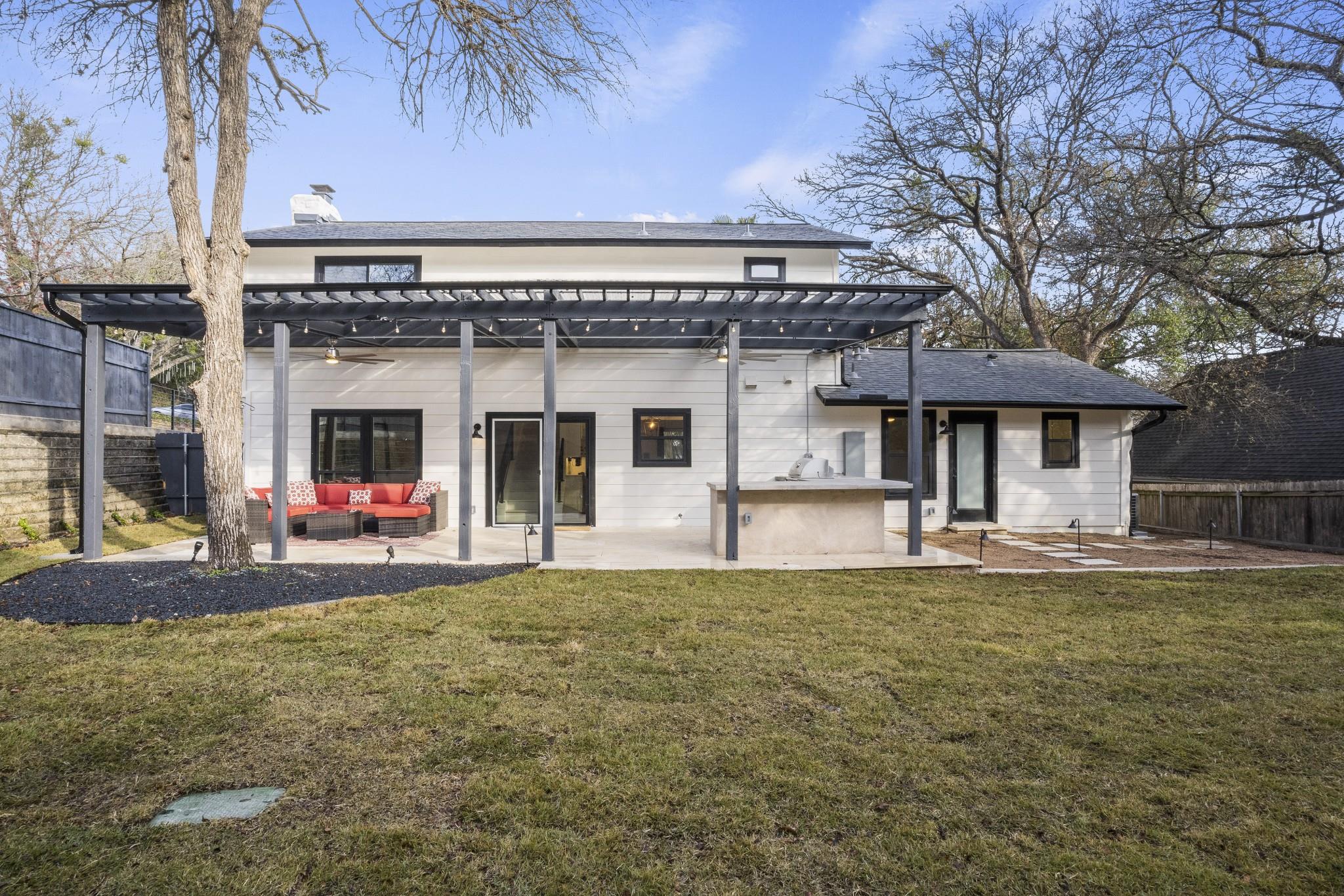 2001 Wychwood Dr, Austin, TX 78746