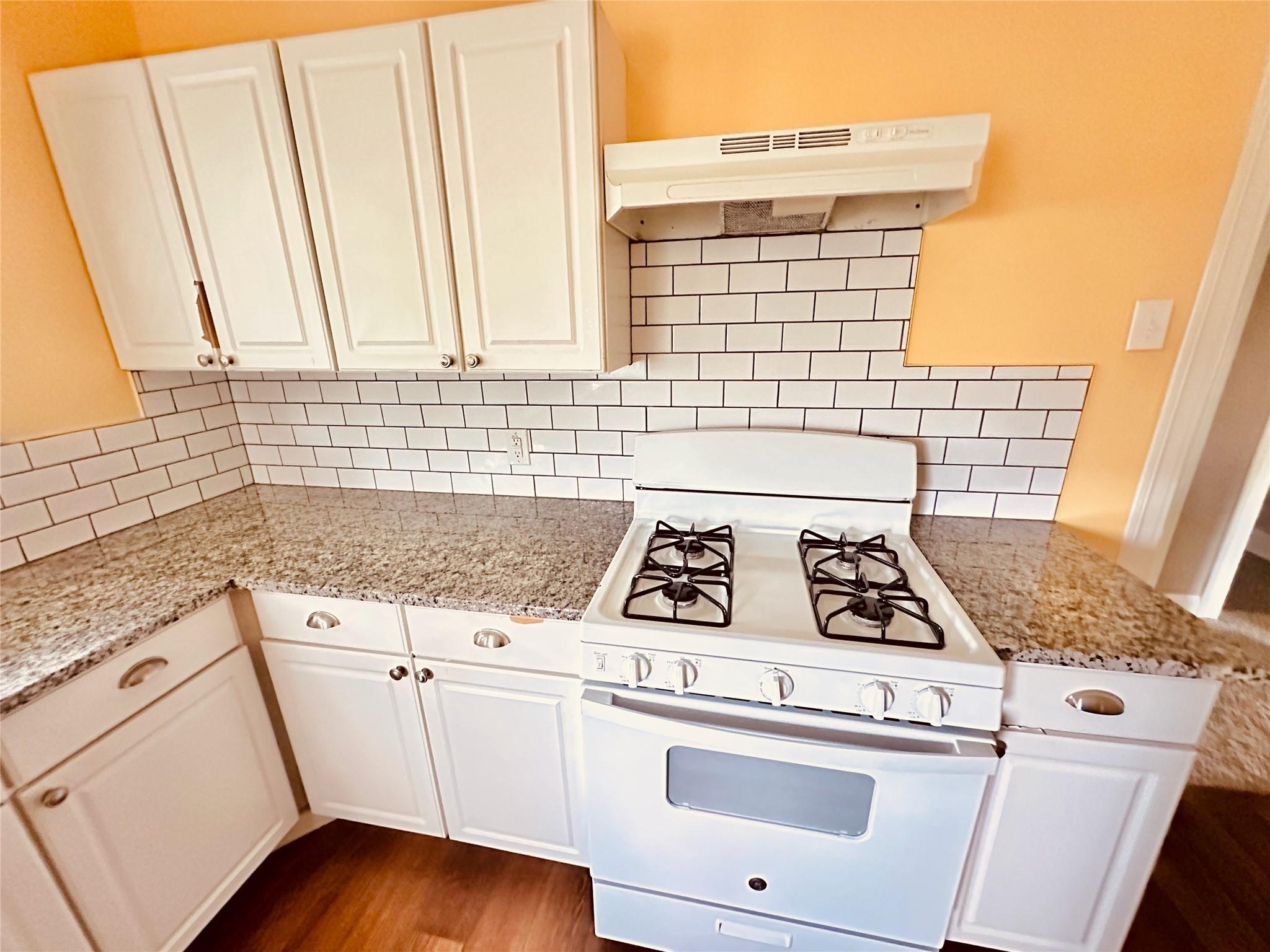 916 E 37th St # A - Front, Austin, TX 78705