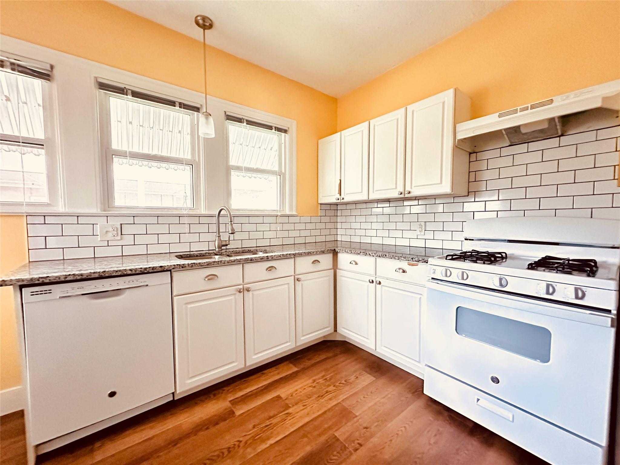 916 E 37th St # A - Front, Austin, TX 78705