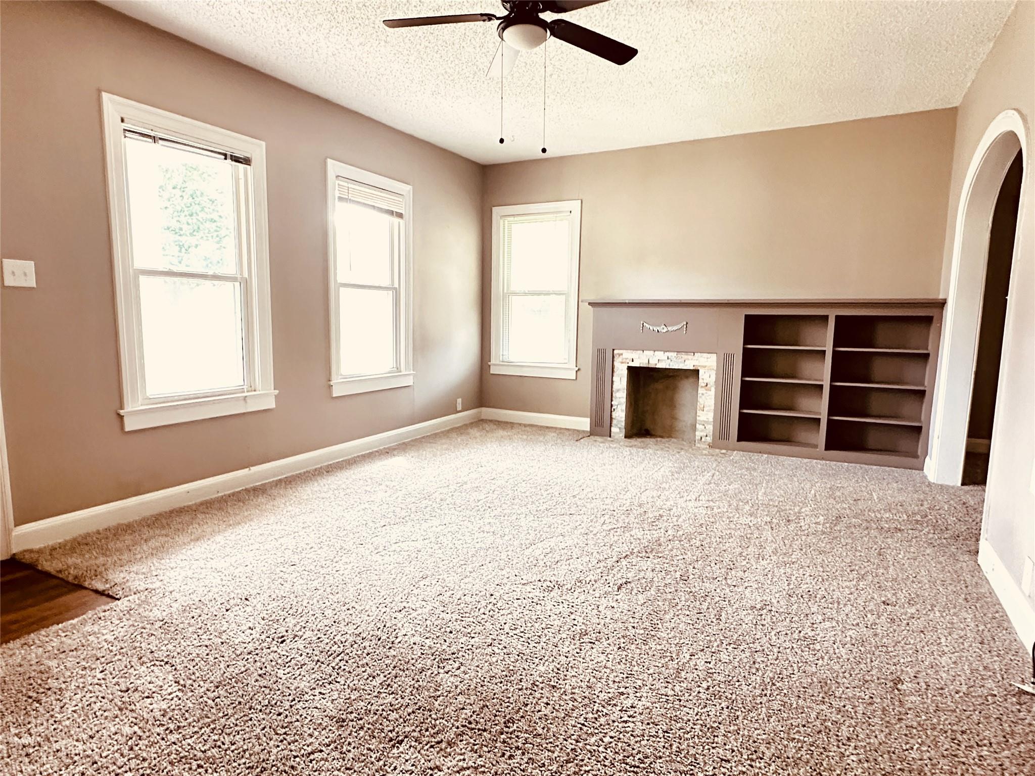 916 E 37th St # A - Front, Austin, TX 78705