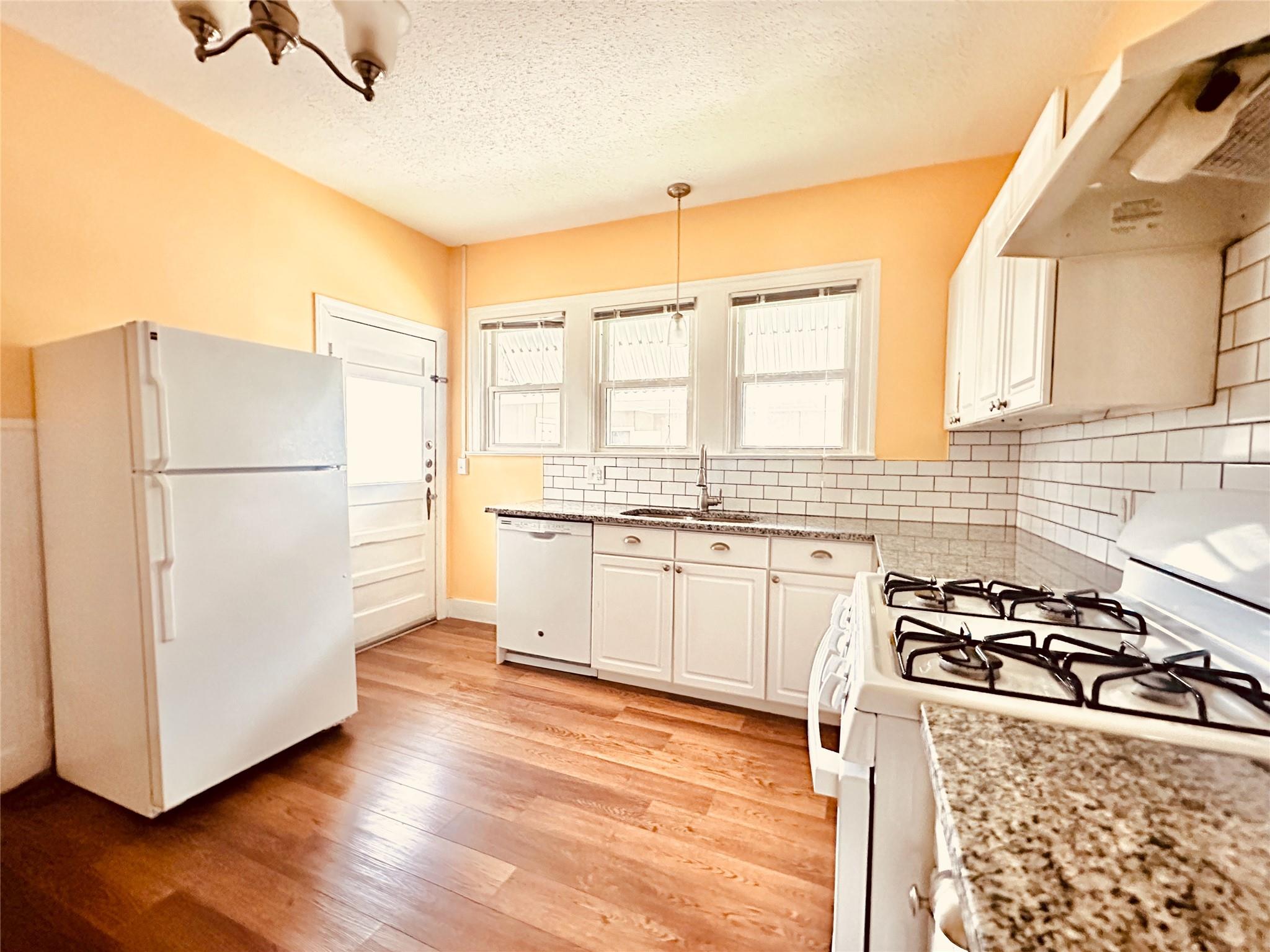 916 E 37th St # A - Front, Austin, TX 78705