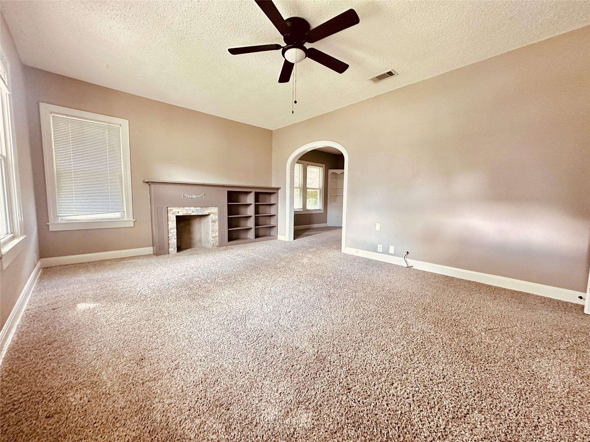 916 E 37th St # A - Front, Austin, TX 78705