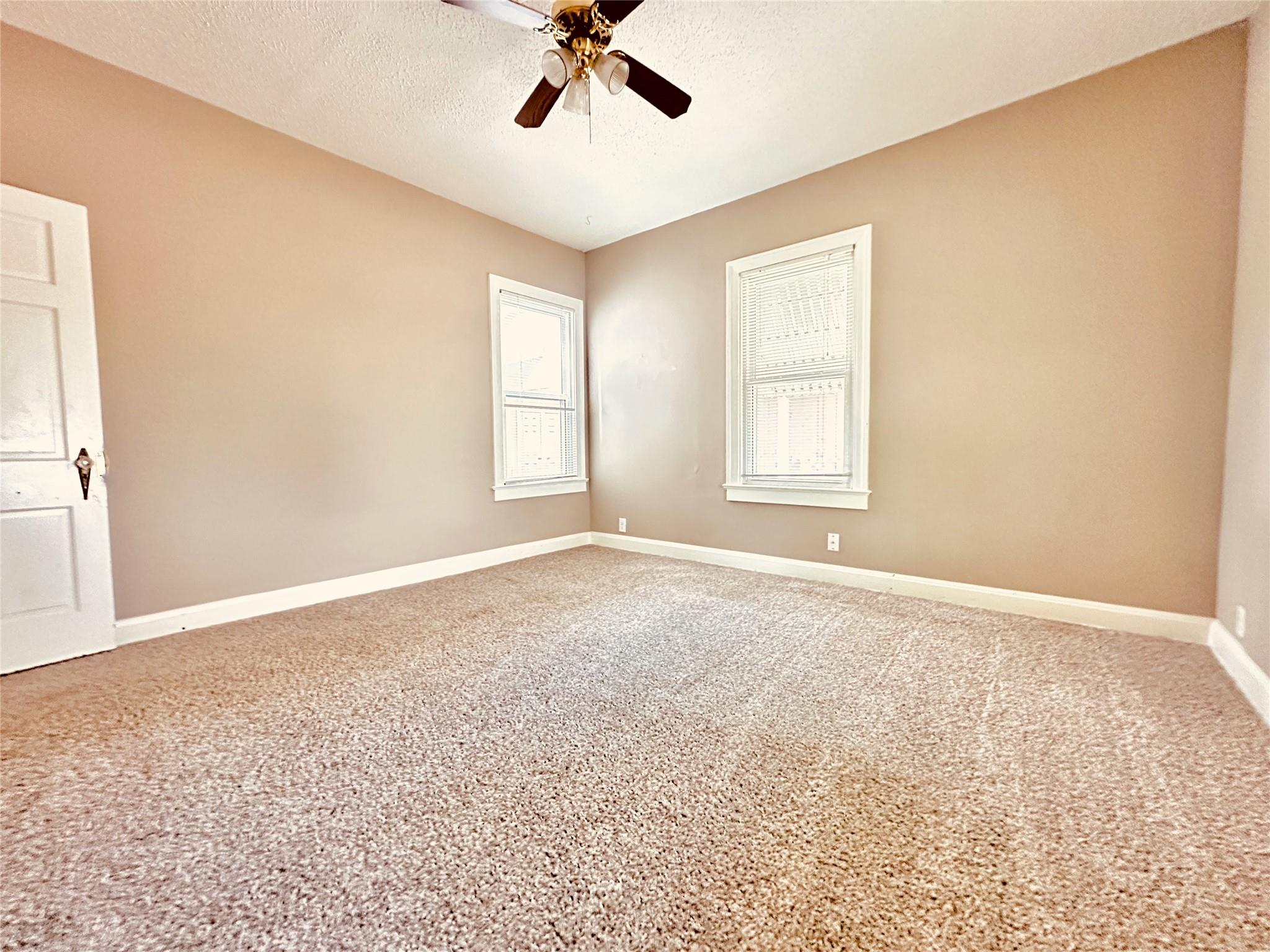 916 E 37th St # A - Front, Austin, TX 78705