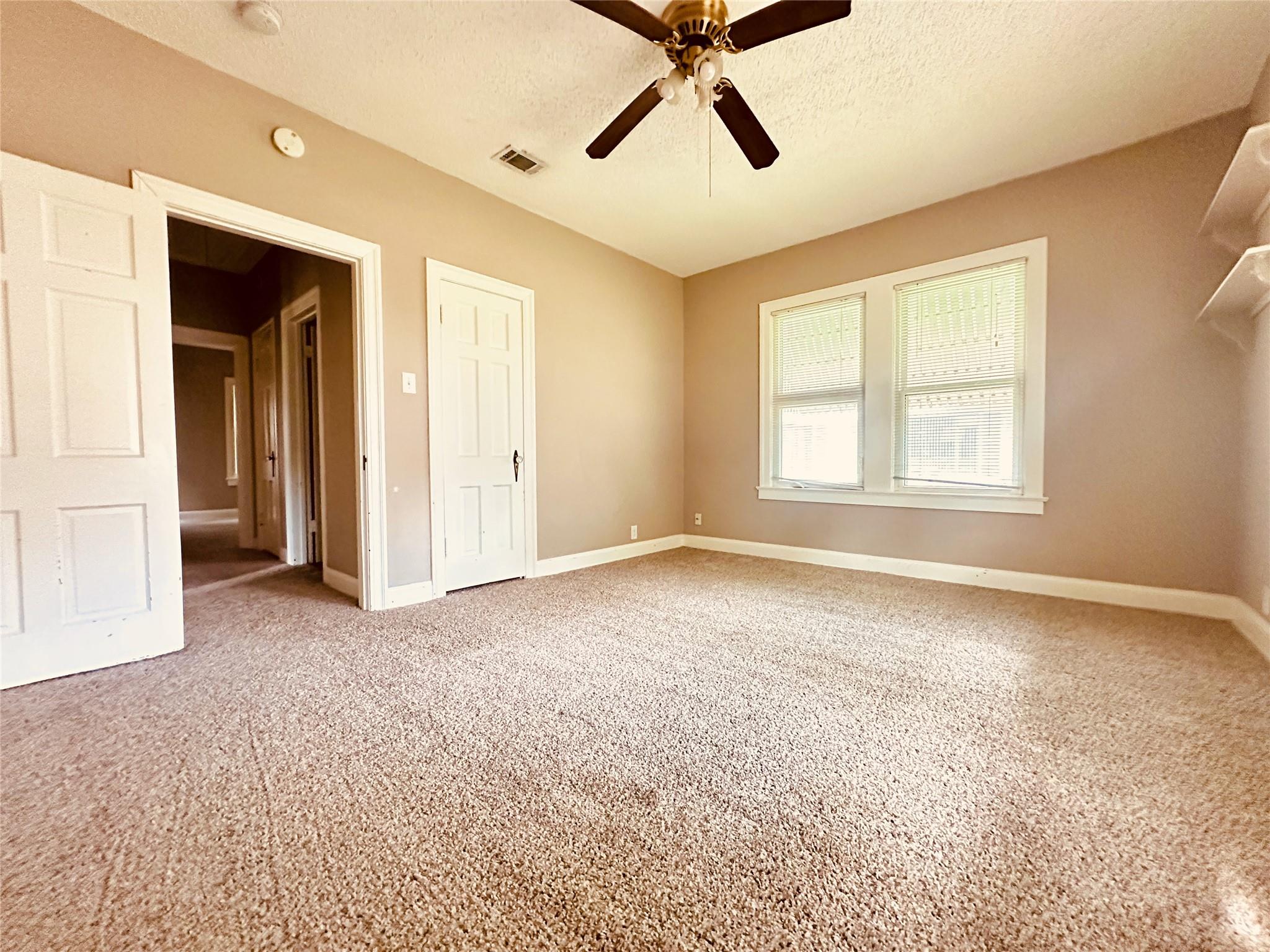 916 E 37th St # A - Front, Austin, TX 78705