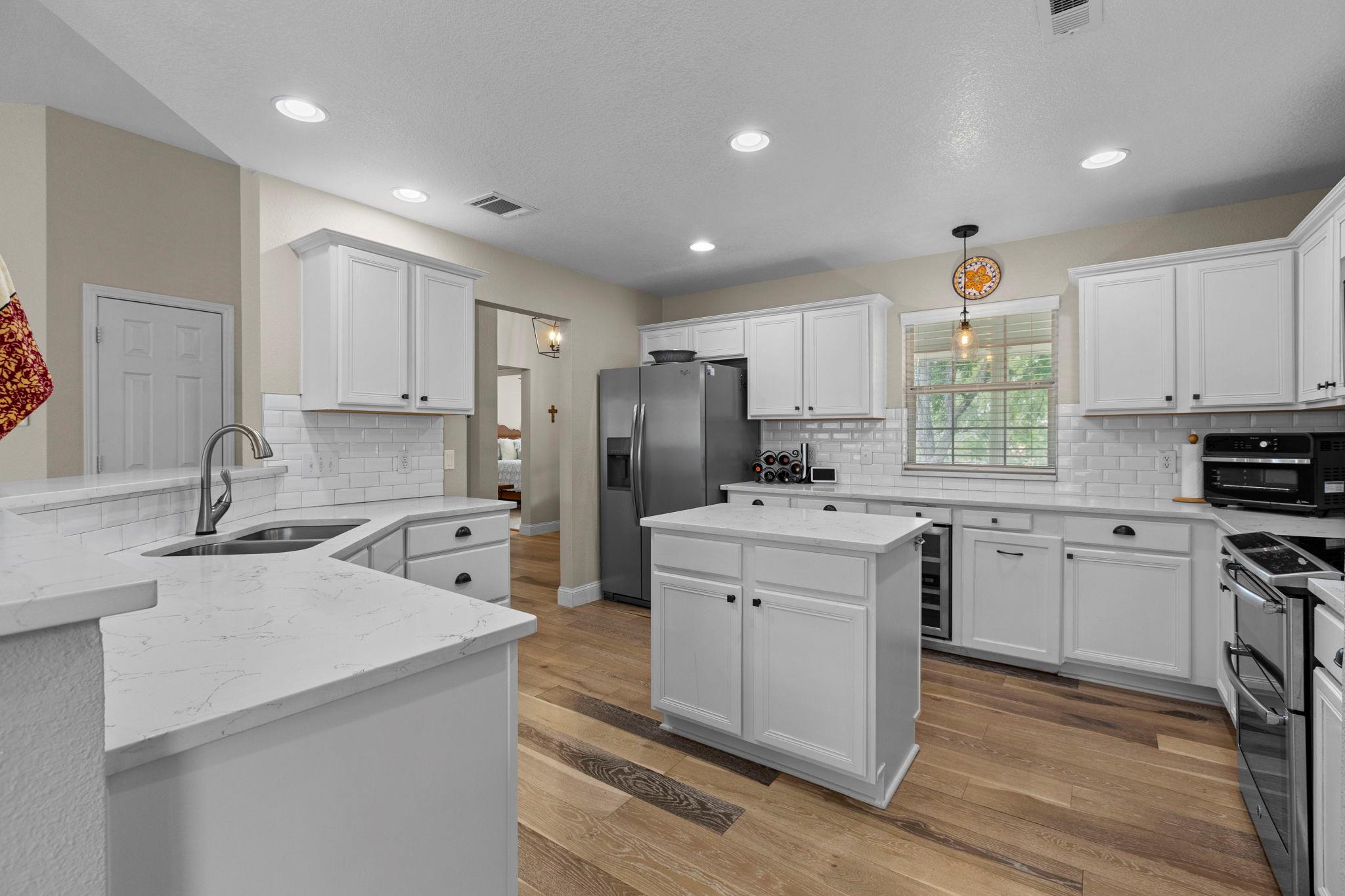 113 Scenic Dr, Horseshoe Bay, TX 78657