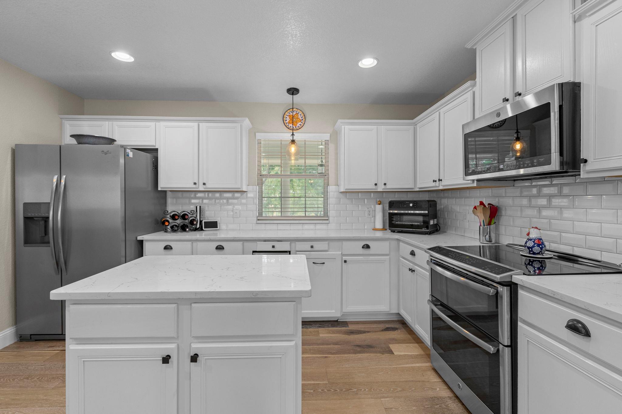 113 Scenic Dr, Horseshoe Bay, TX 78657