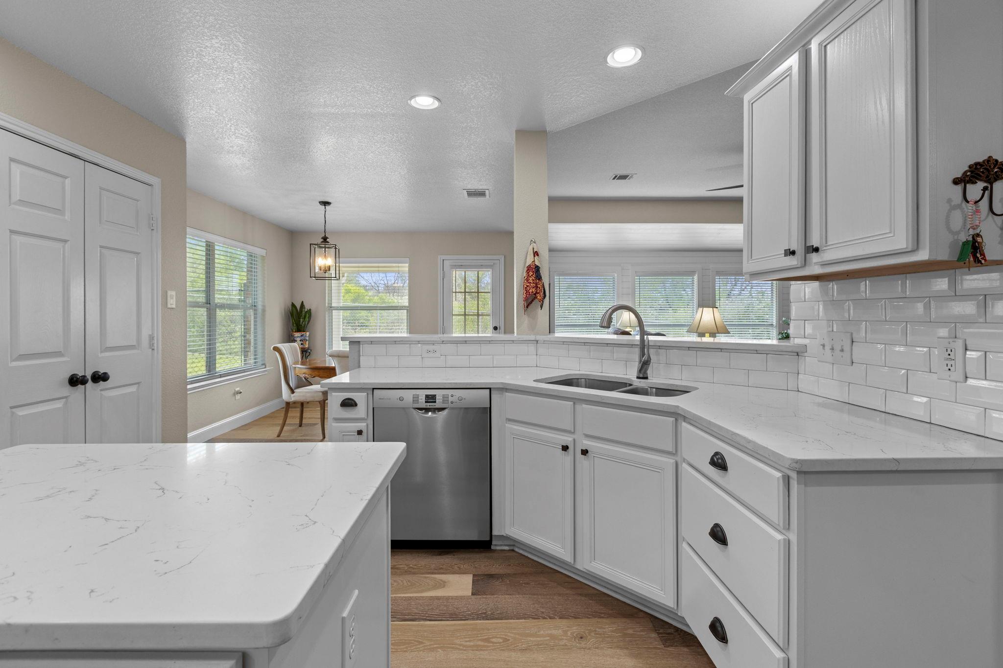 113 Scenic Dr, Horseshoe Bay, TX 78657