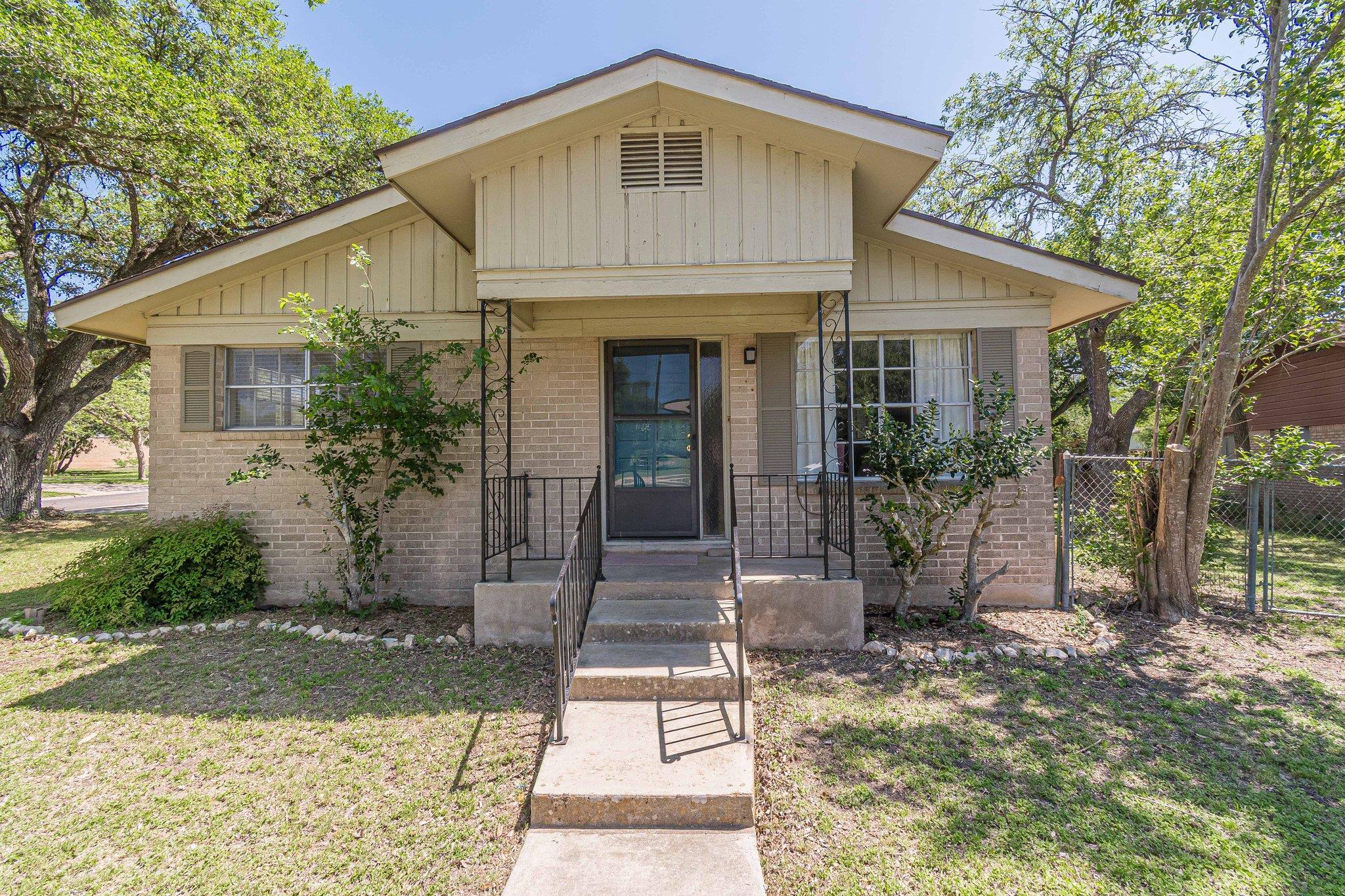 324 Craddock Ave, San Marcos, TX 78666
