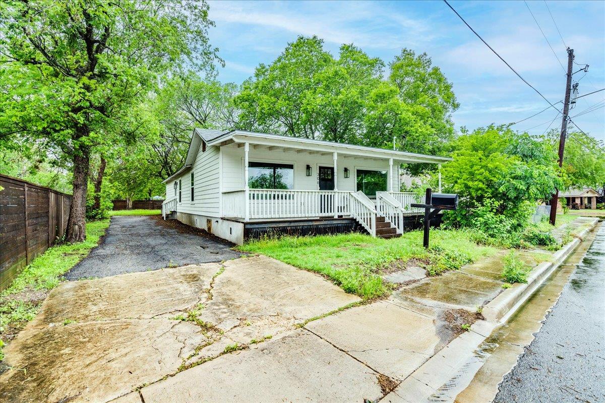 306 Juarez St, San Marcos, TX 78666