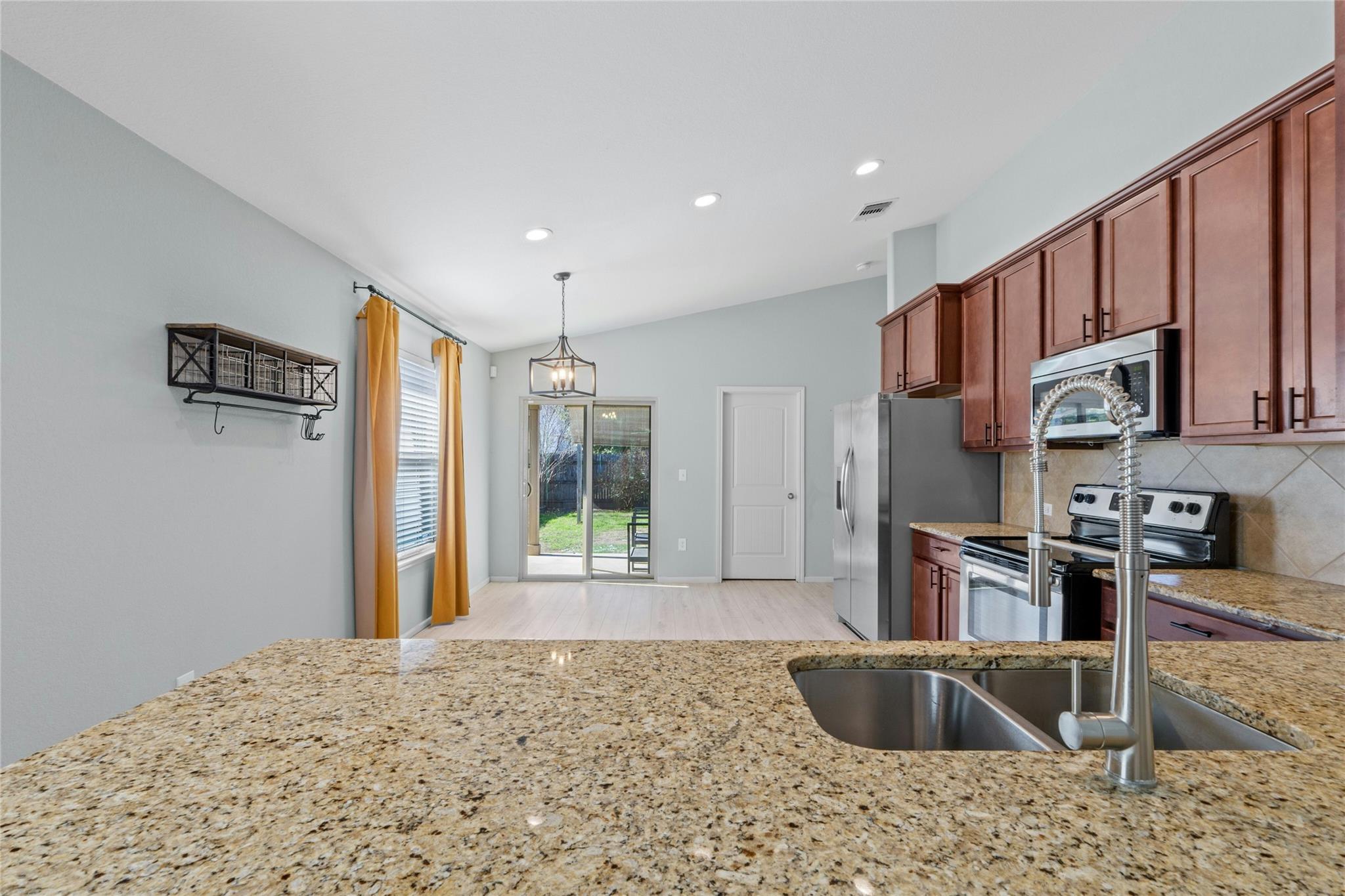 631 Pinnacle Dr, Georgetown, TX 78626