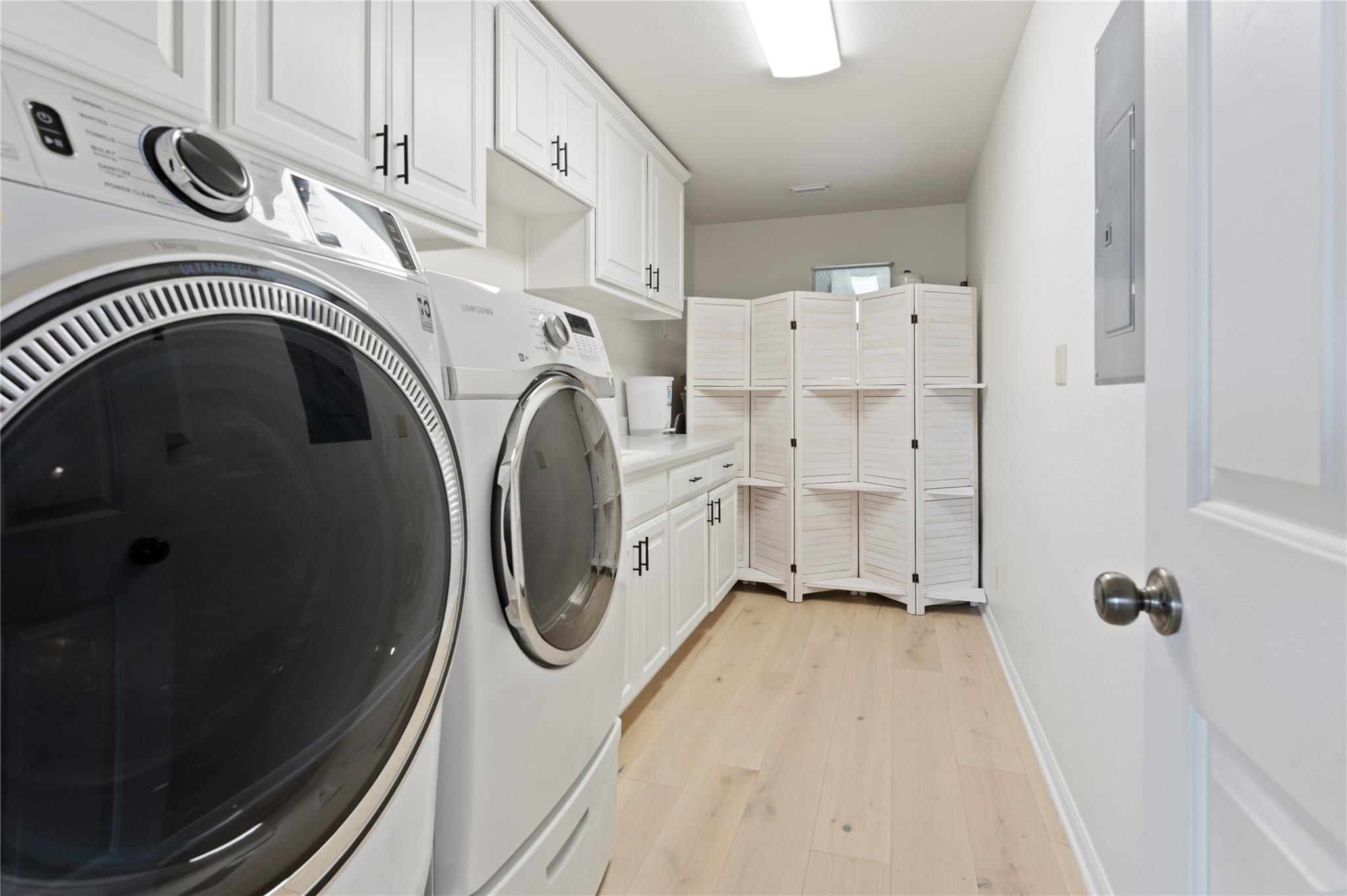 294 Hidden Creek Dr, Dripping Springs, TX 78620