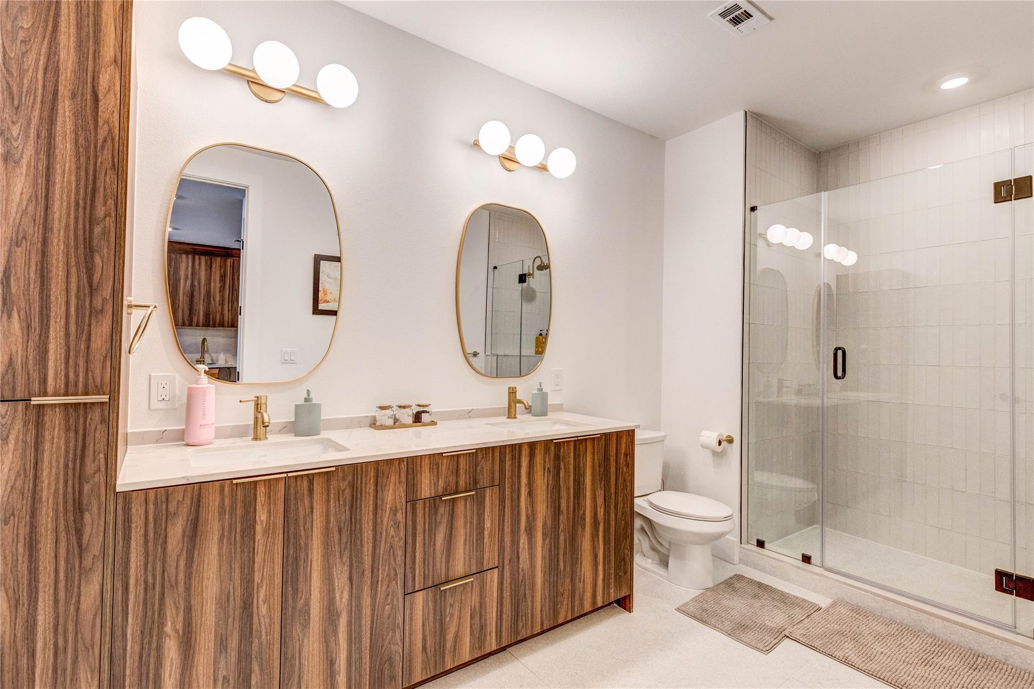 1701 Simond Ave # 301, Austin, TX 78723