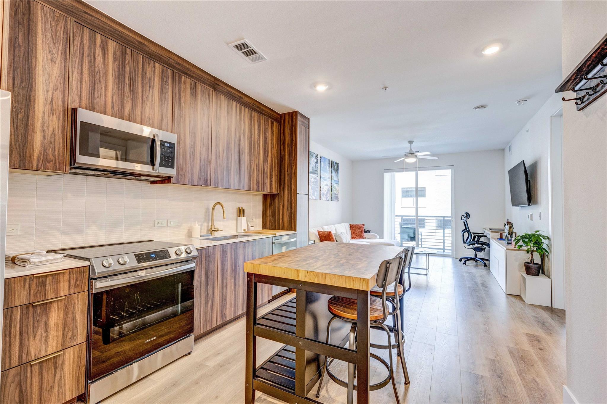 1701 Simond Ave # 301, Austin, TX 78723