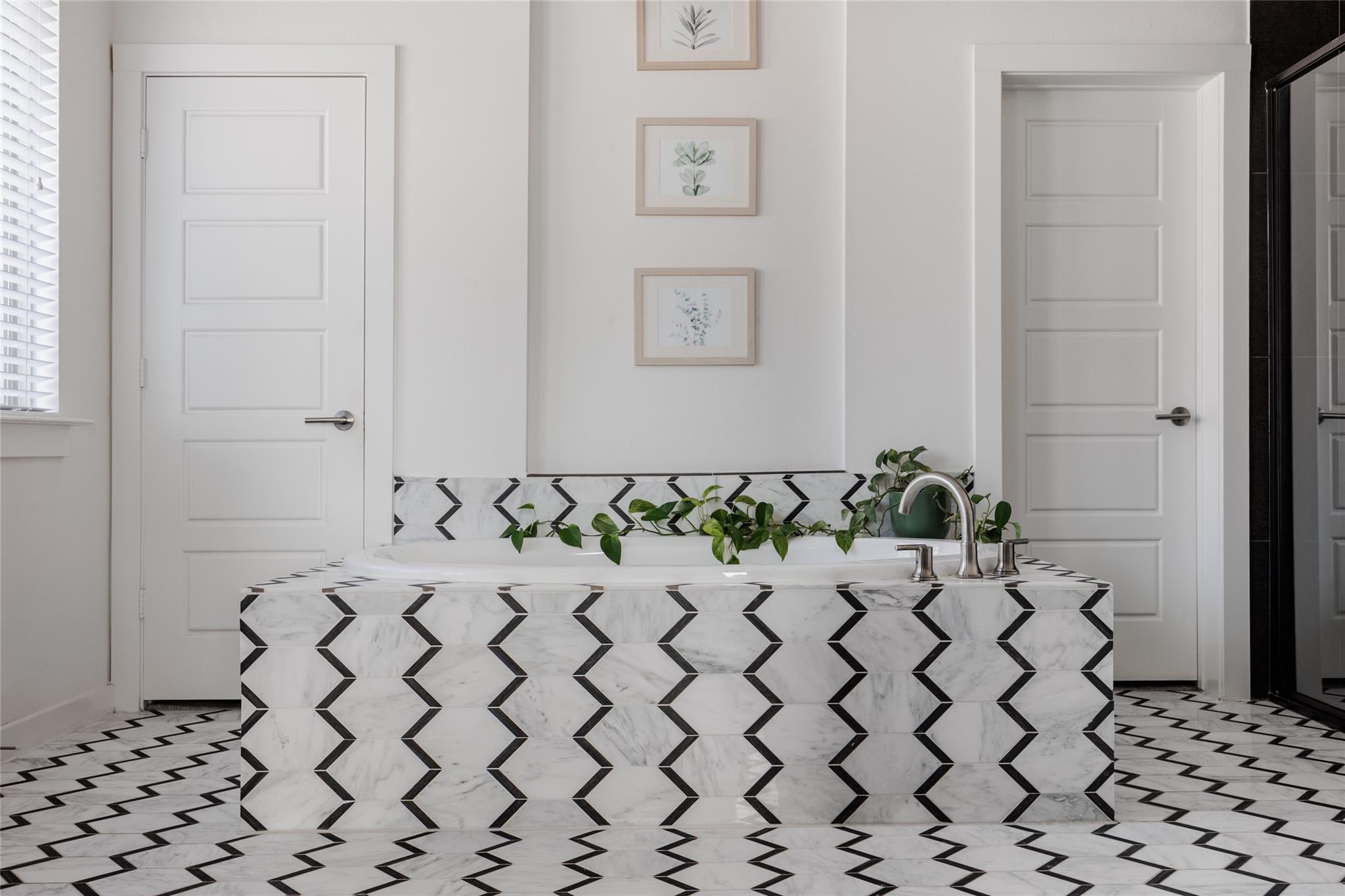 8013 Bestride Bnd, Austin, TX 78744