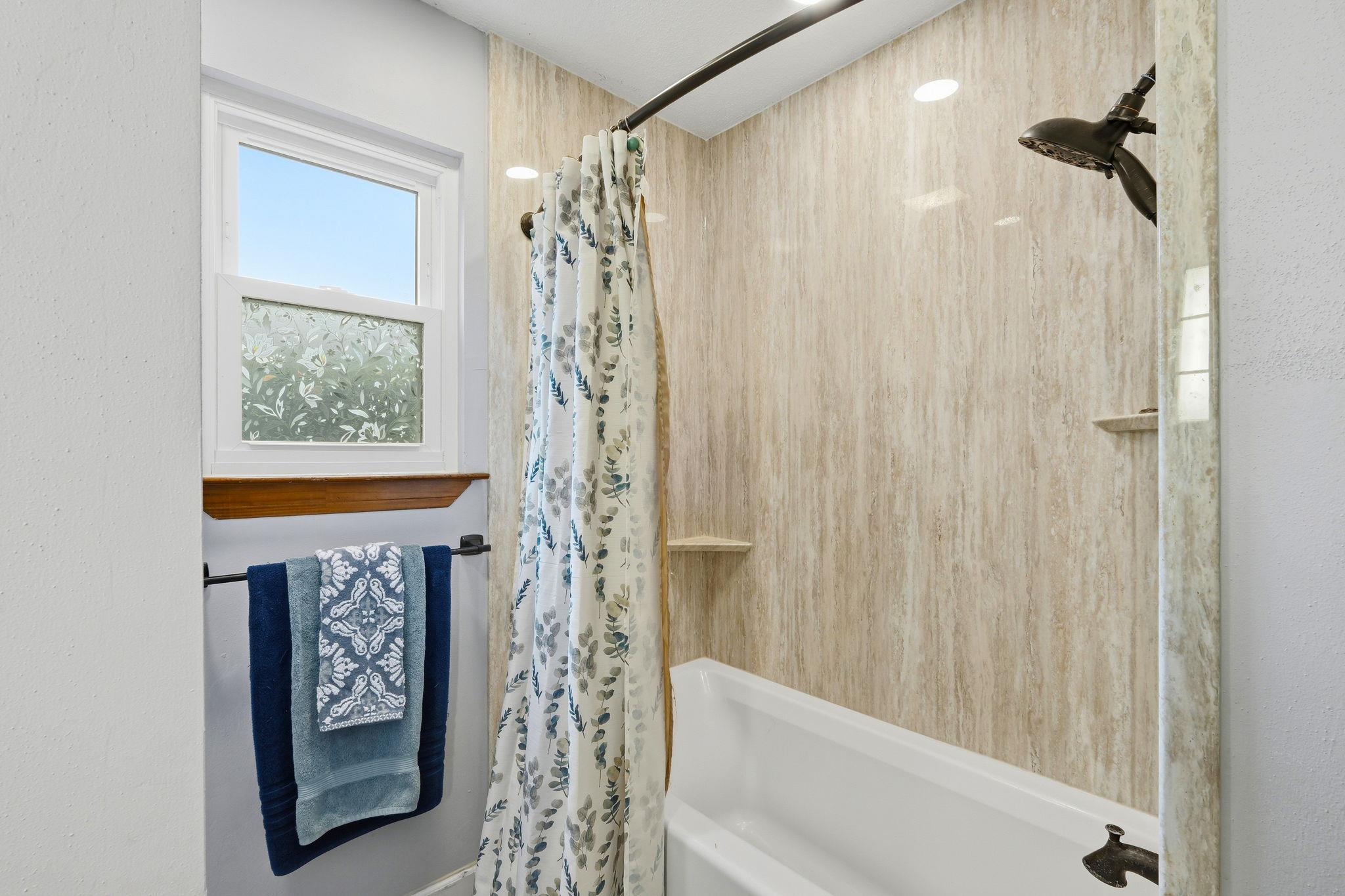 1105 Nottingham Hill Rd, Round Rock, TX 78664