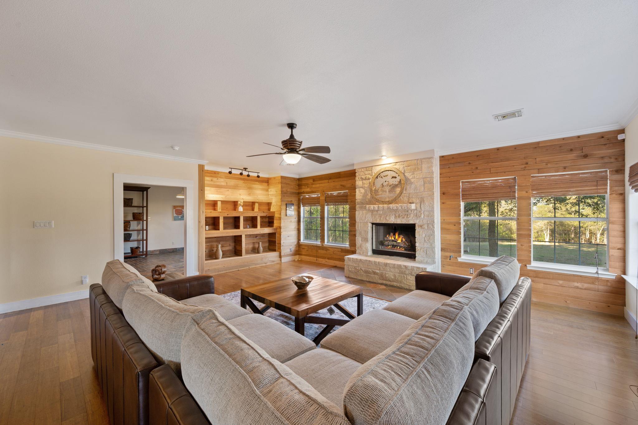 158 Uriah Dr, Elgin, TX 78621