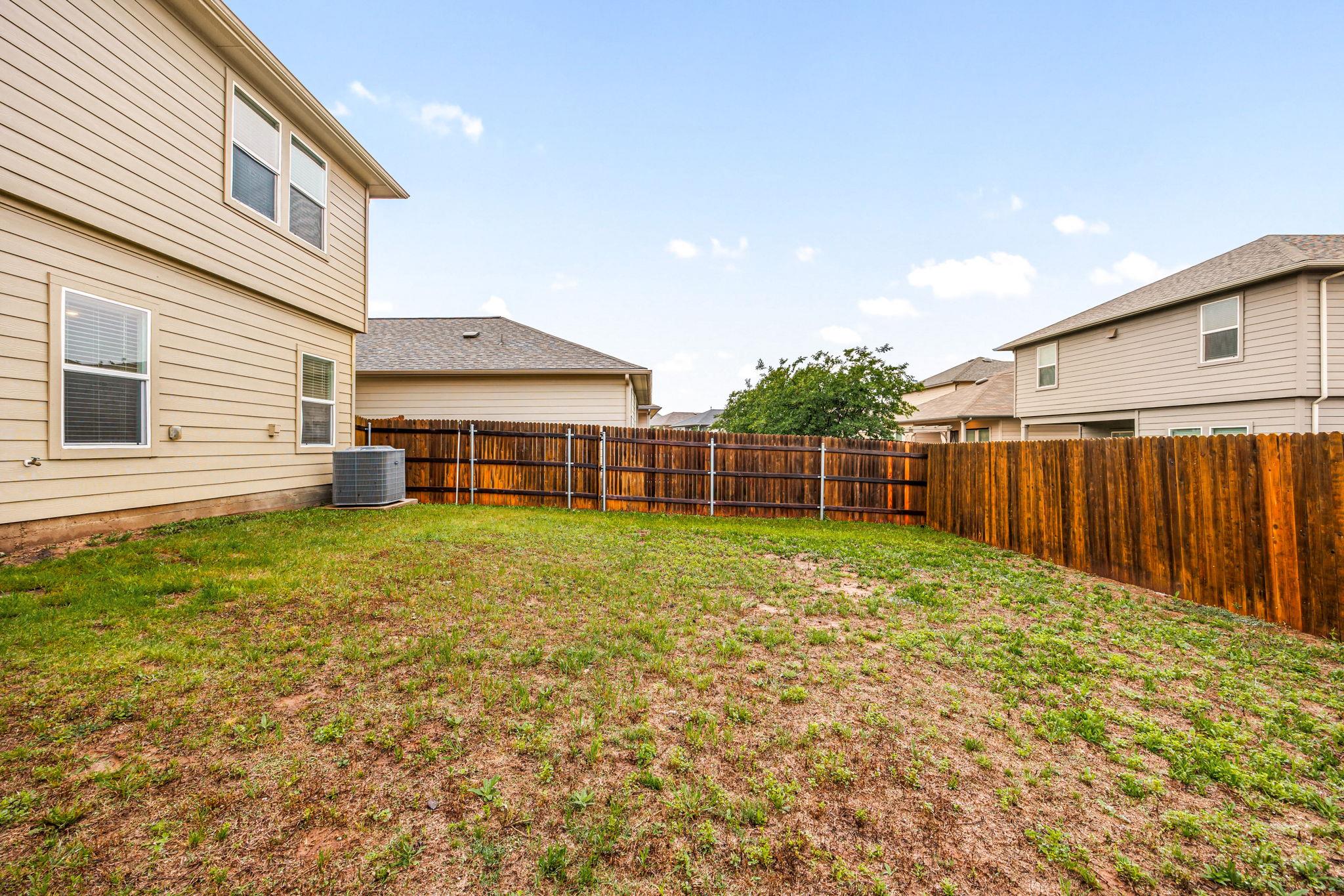 161 Roanwood Dr, San Marcos, TX 78666