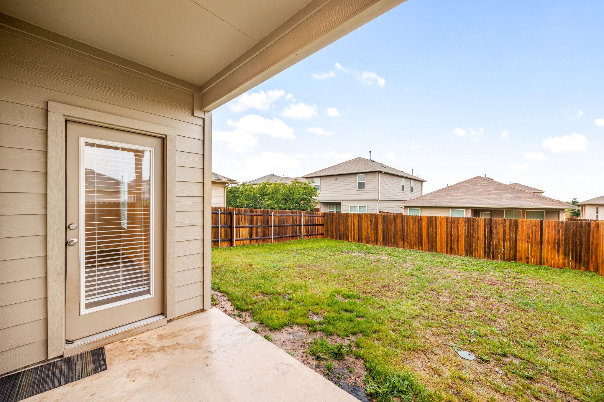 161 Roanwood Dr, San Marcos, TX 78666
