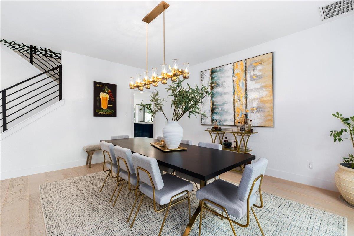 28 Lost Meadow Trl, The Hills, TX 78738