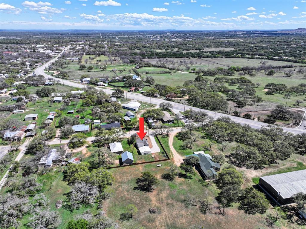 103 N Avenue Q Ave, Johnson City, TX 78636