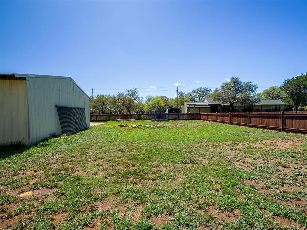 103 N Avenue Q Ave, Johnson City, TX 78636