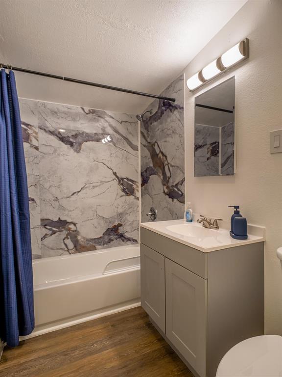 103 N Avenue Q Ave, Johnson City, TX 78636