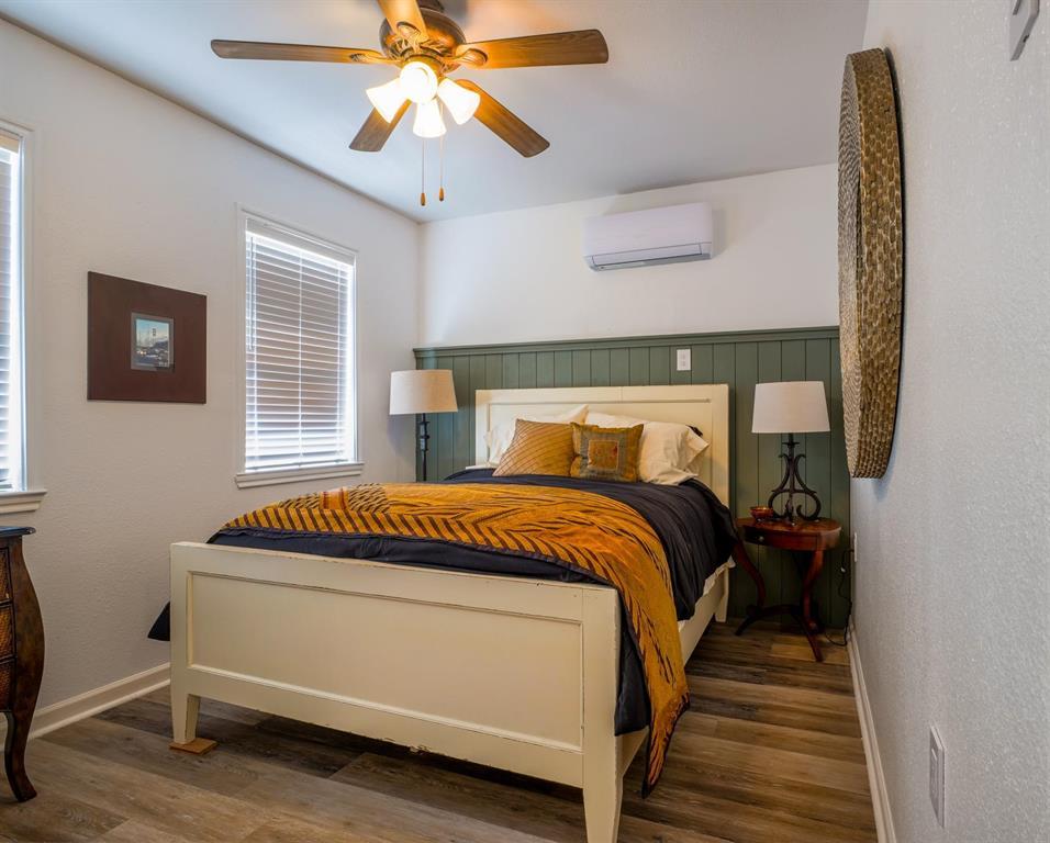 103 N Avenue Q Ave, Johnson City, TX 78636