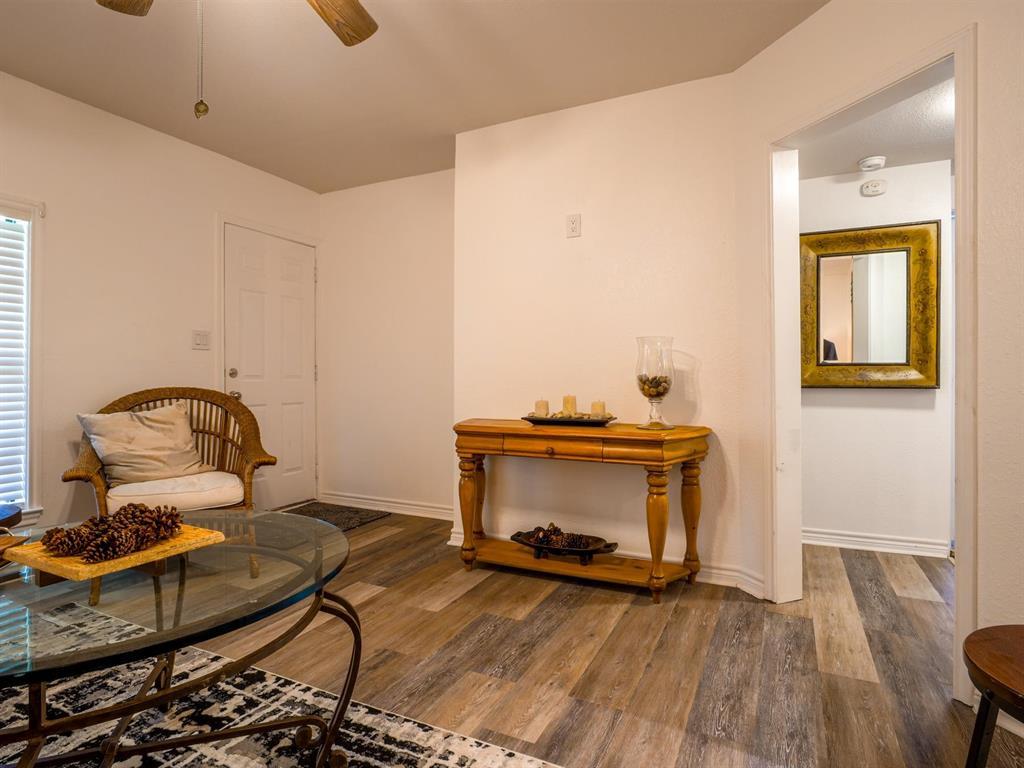 103 N Avenue Q Ave, Johnson City, TX 78636