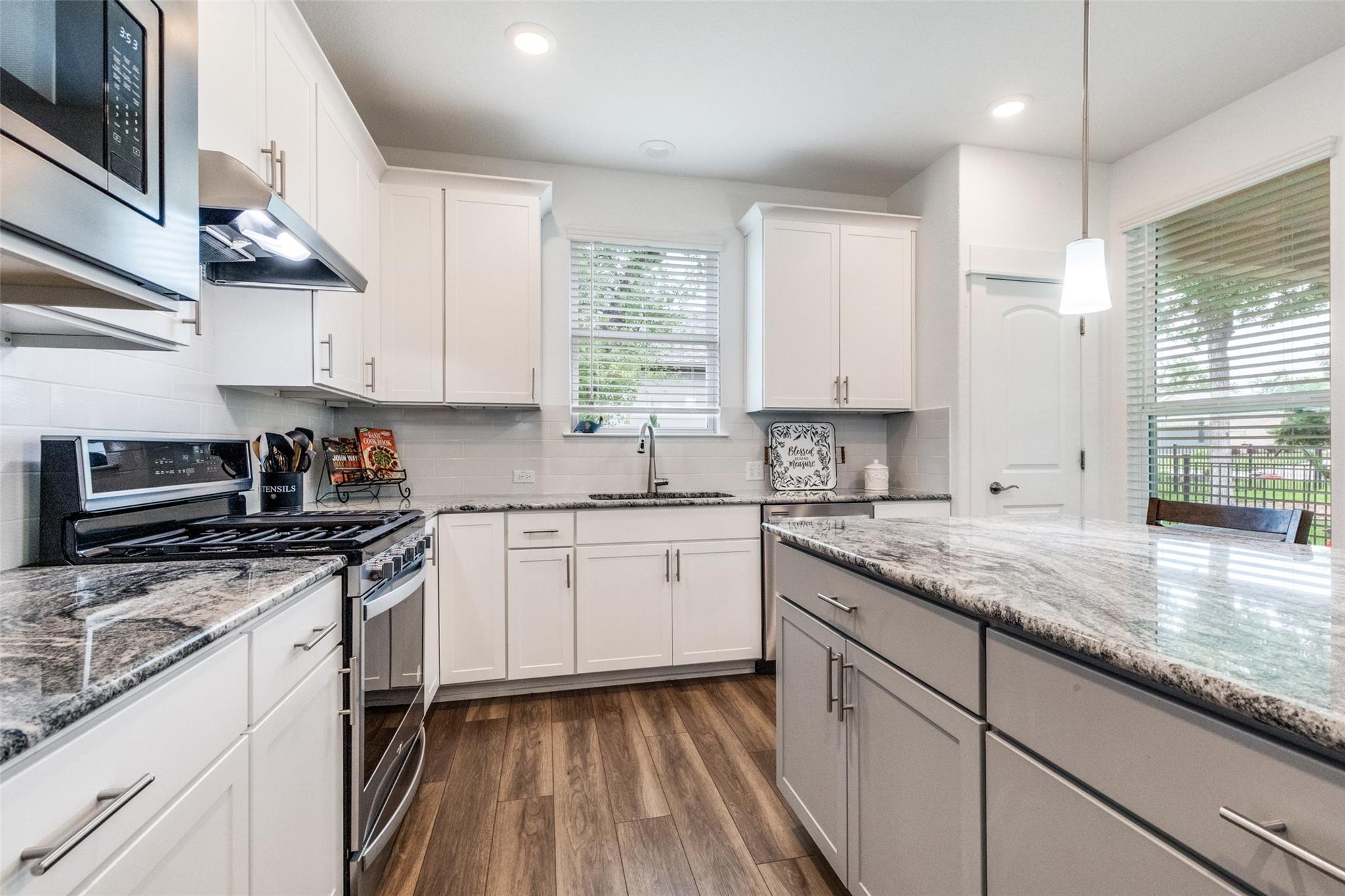 702 Saratoga Ln, Georgetown, TX 78633