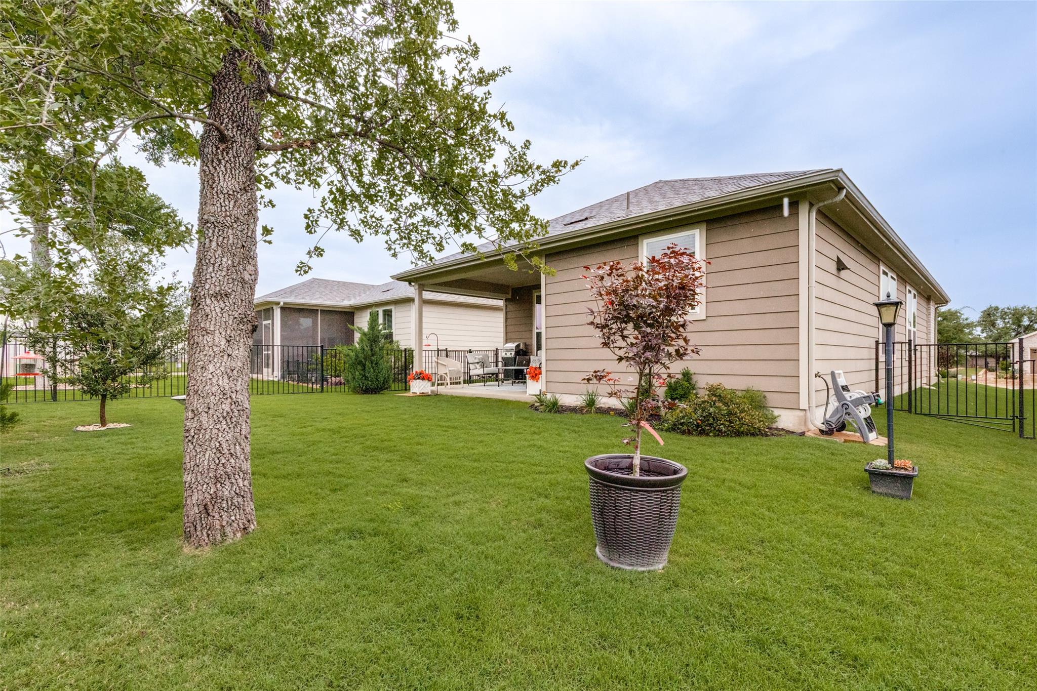 702 Saratoga Ln, Georgetown, TX 78633