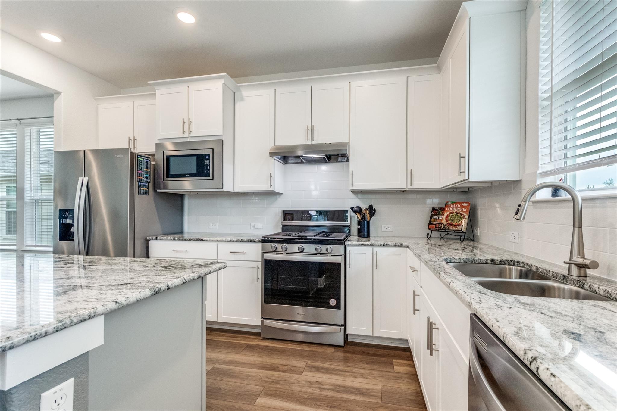 702 Saratoga Ln, Georgetown, TX 78633