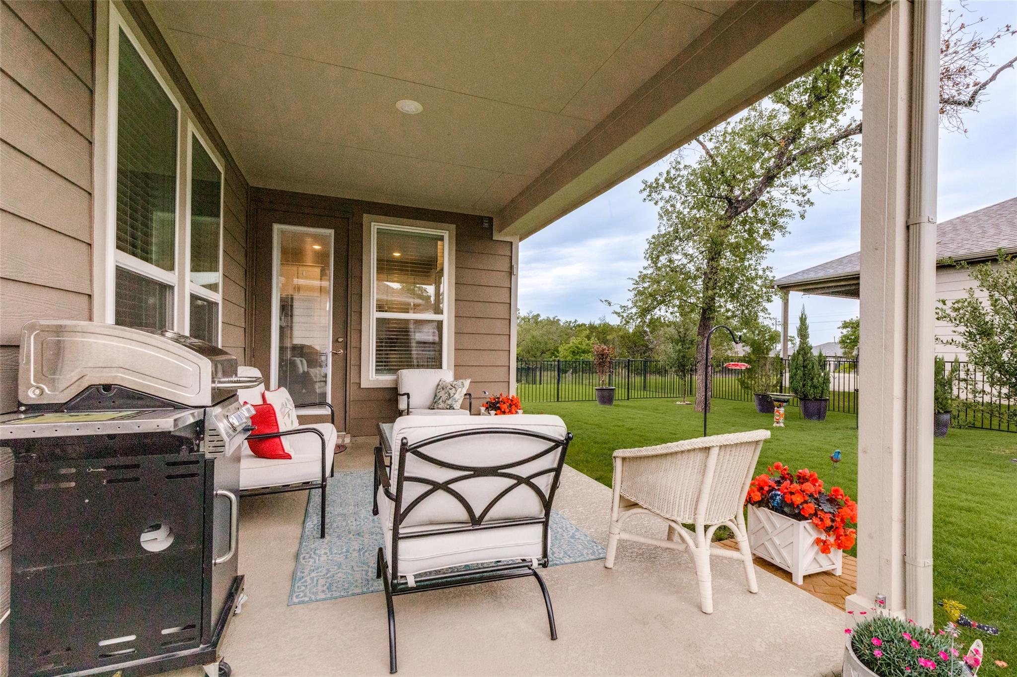 702 Saratoga Ln, Georgetown, TX 78633