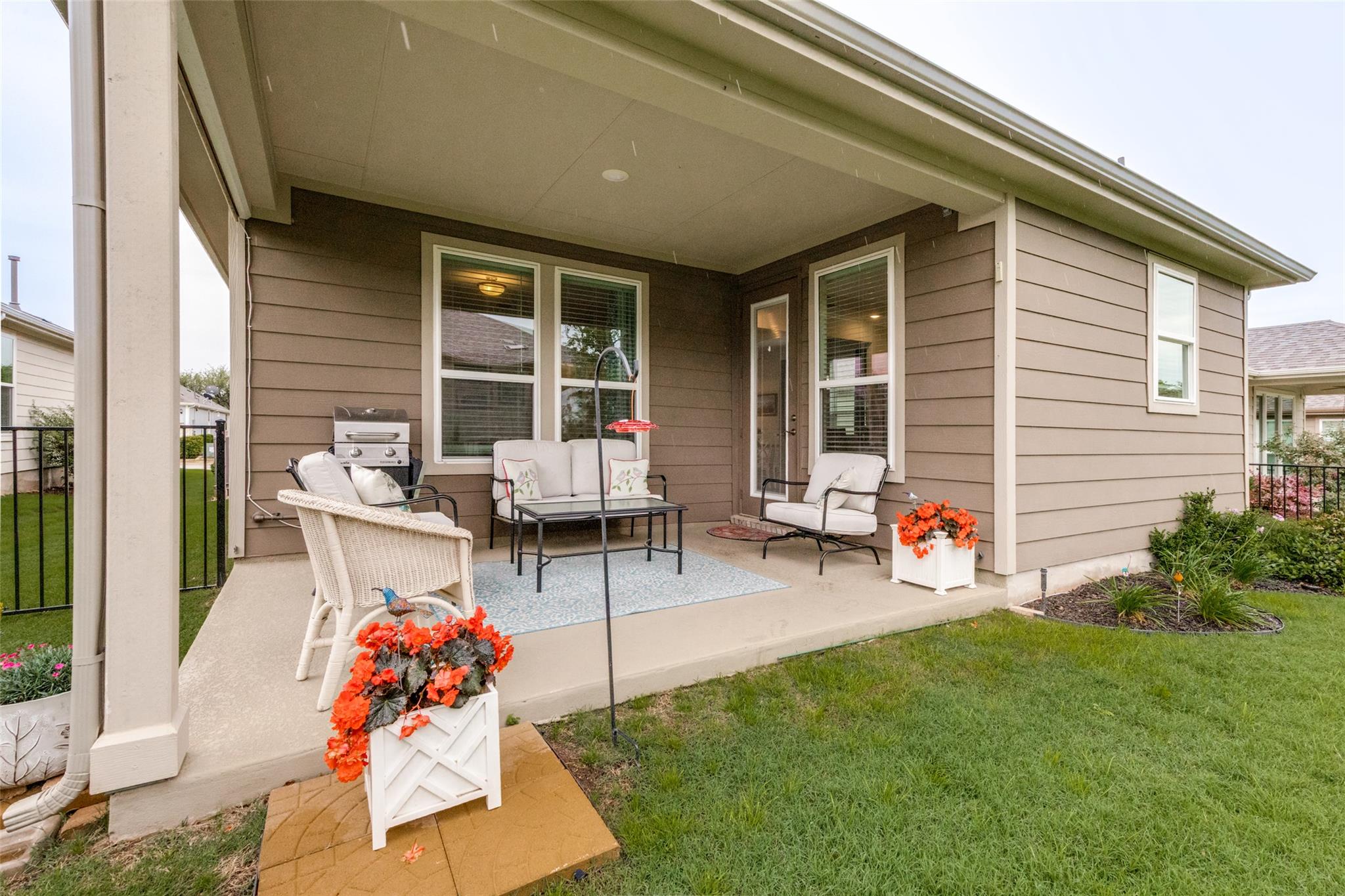 702 Saratoga Ln, Georgetown, TX 78633