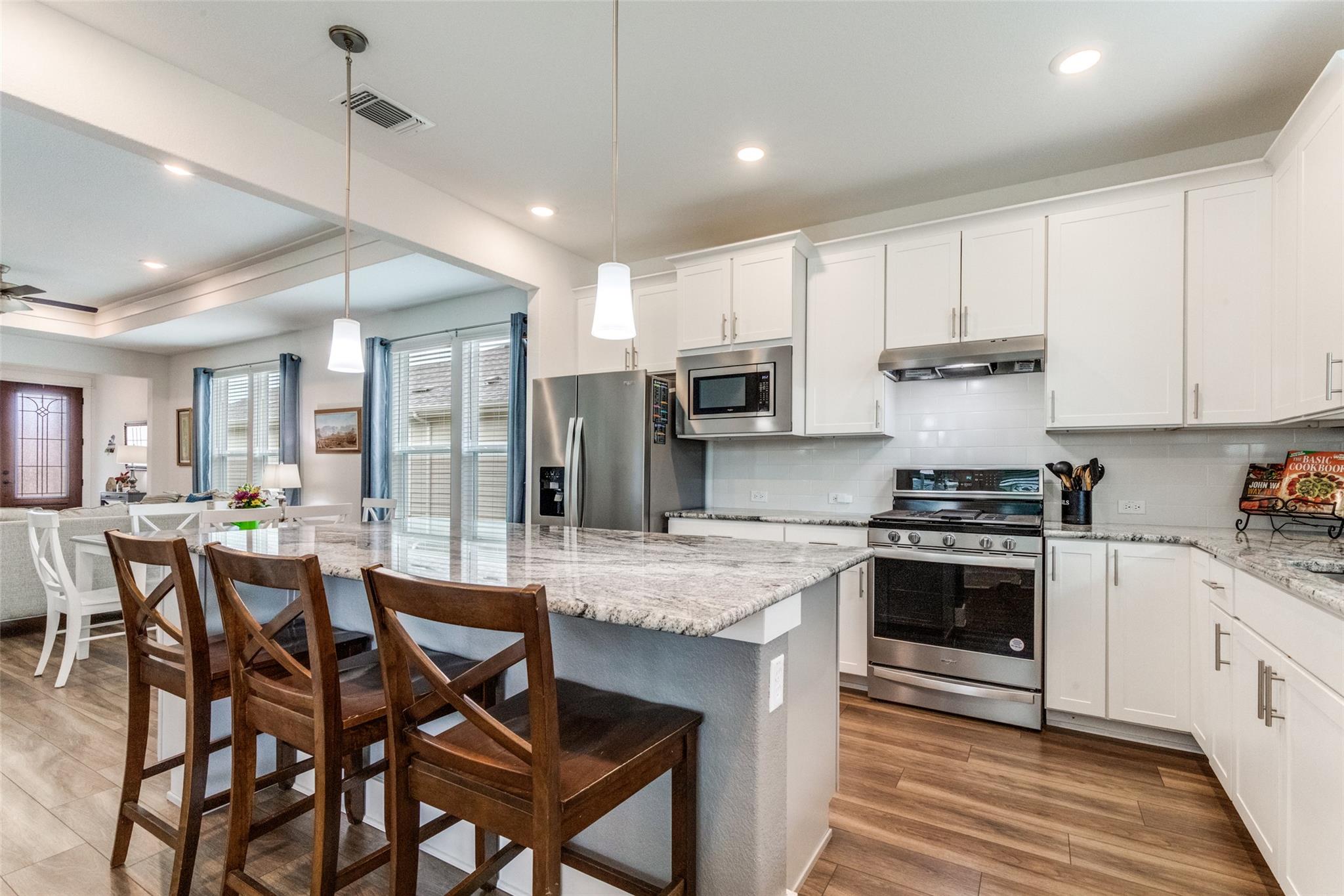 702 Saratoga Ln, Georgetown, TX 78633