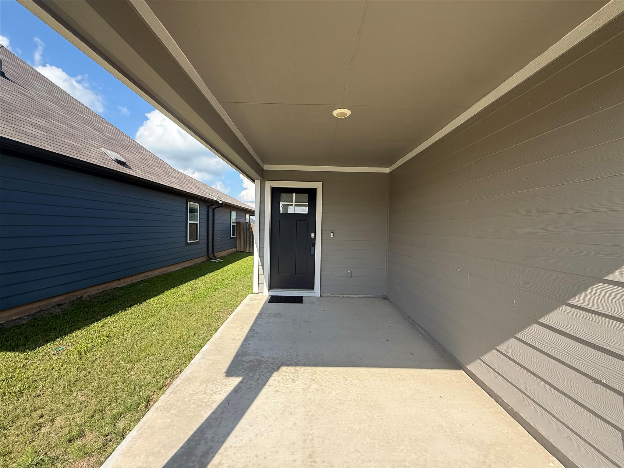235 Sweetwater Creek Ln, Hutto, TX 78634